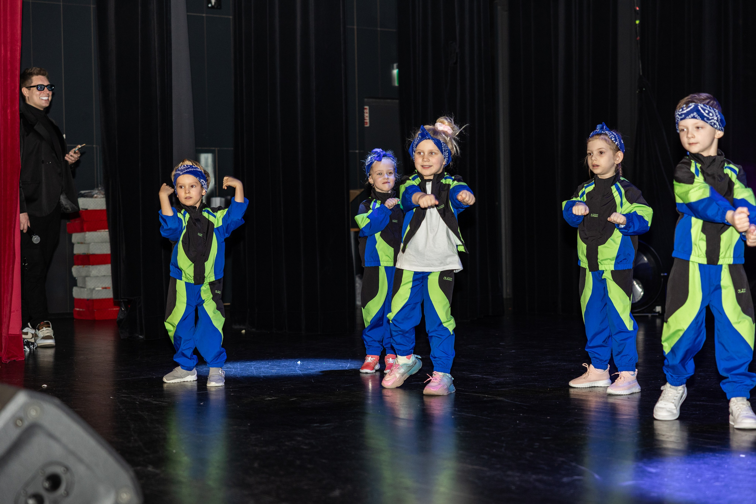 LEO DANCE SHOW WINTER 2025. Семейный и детский фотограф в Варшаве Мила Бобровская