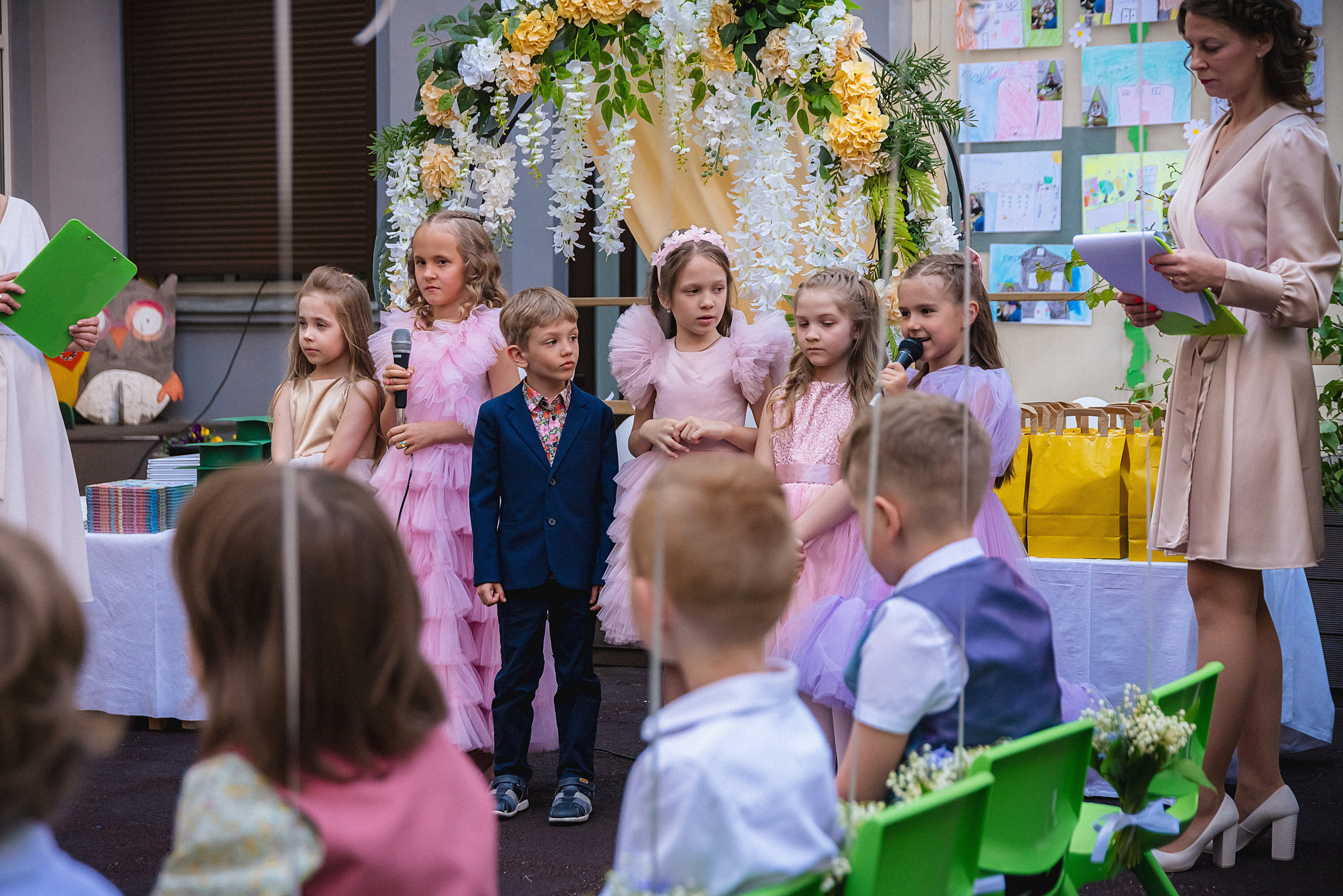 Zīles Skolas Izlaidums. Fotogrāfs Rīgā. Gīmenes, individuālās un dažādu produktu fotosesijas