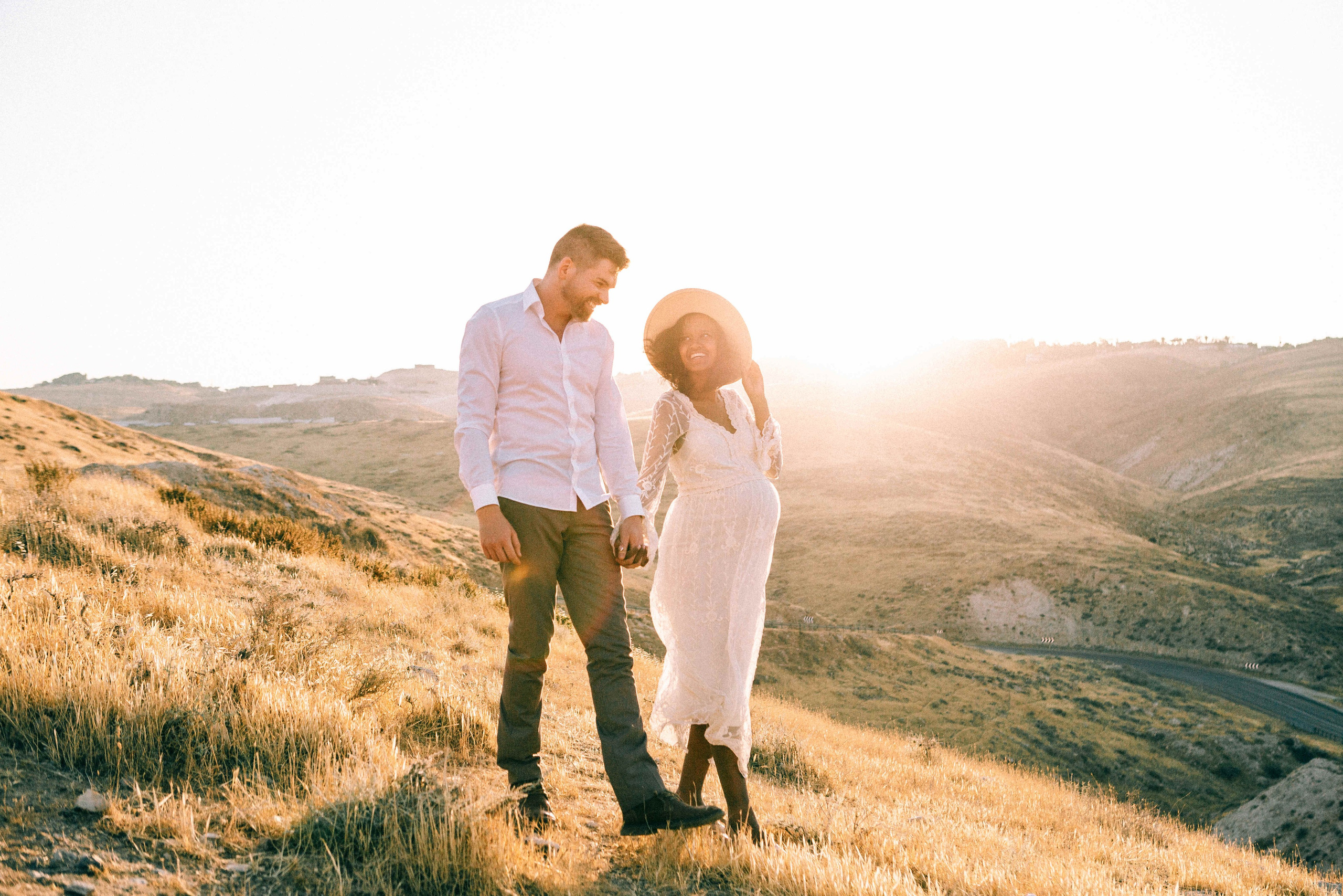 PHOTO SESSION IN THE DESERT NEAR MAALE ADUMIM. PHOTOGRAPHER IN ISRAEL