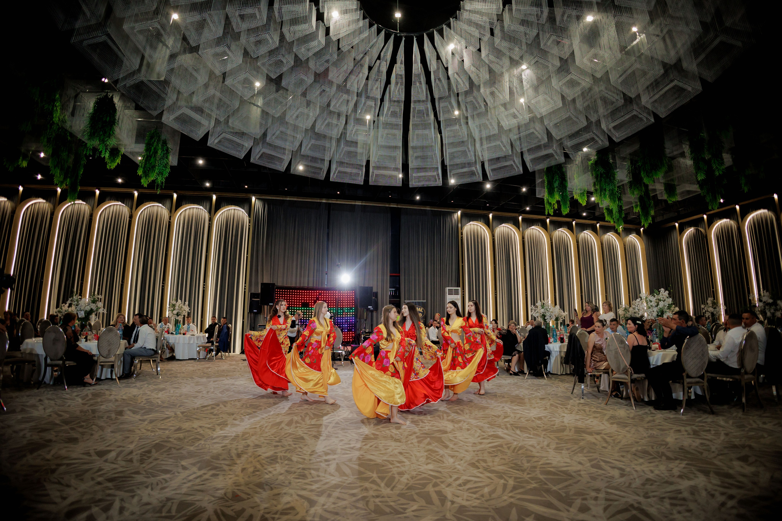 Nunta Nicoleta & Răzvan | Fotografie & Videografie Profesională. Servicii foto-video profesionale, pentru momente de neuitat