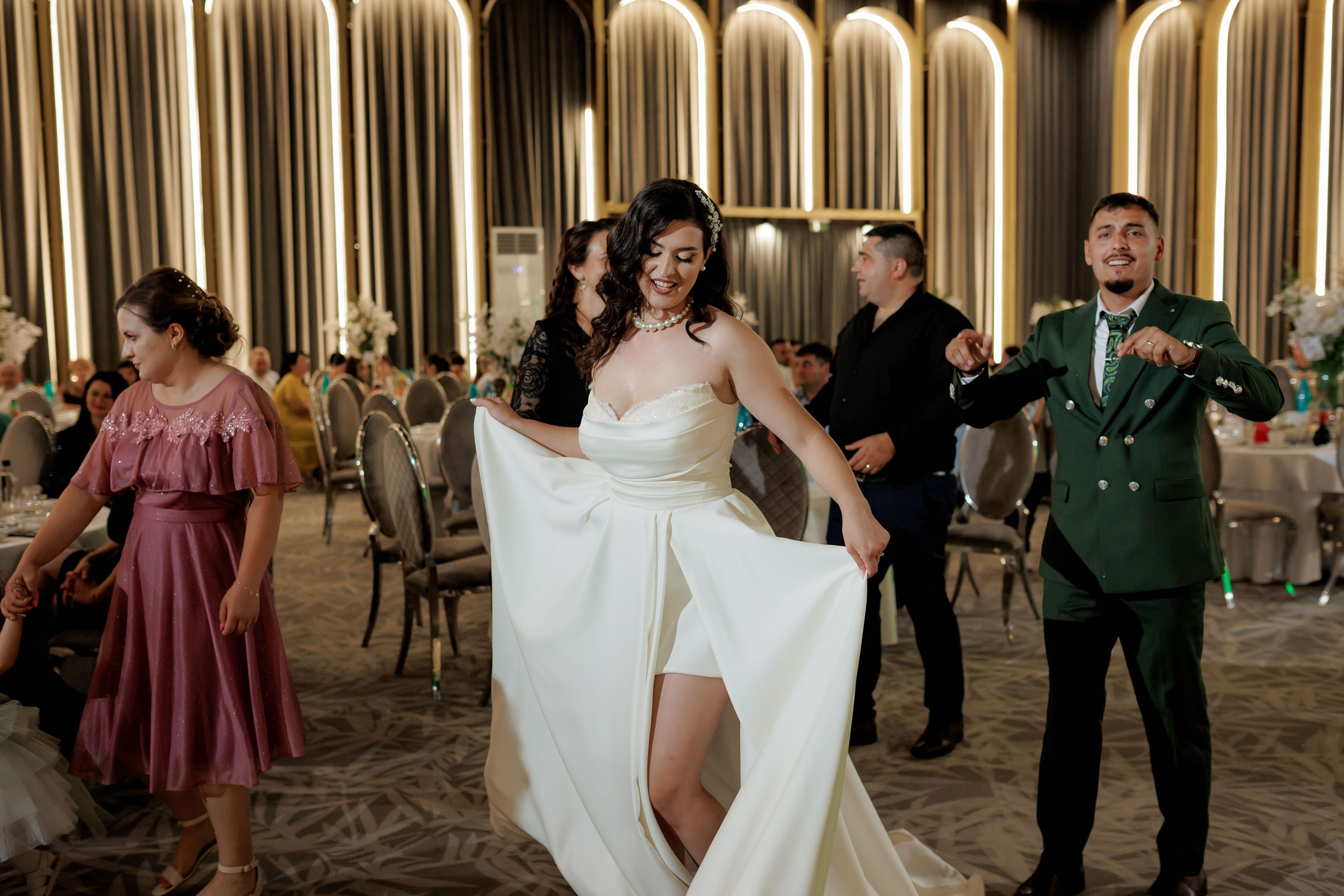 Nunta Nicoleta & Răzvan | Fotografie & Videografie Profesională. Servicii foto-video profesionale, pentru momente de neuitat