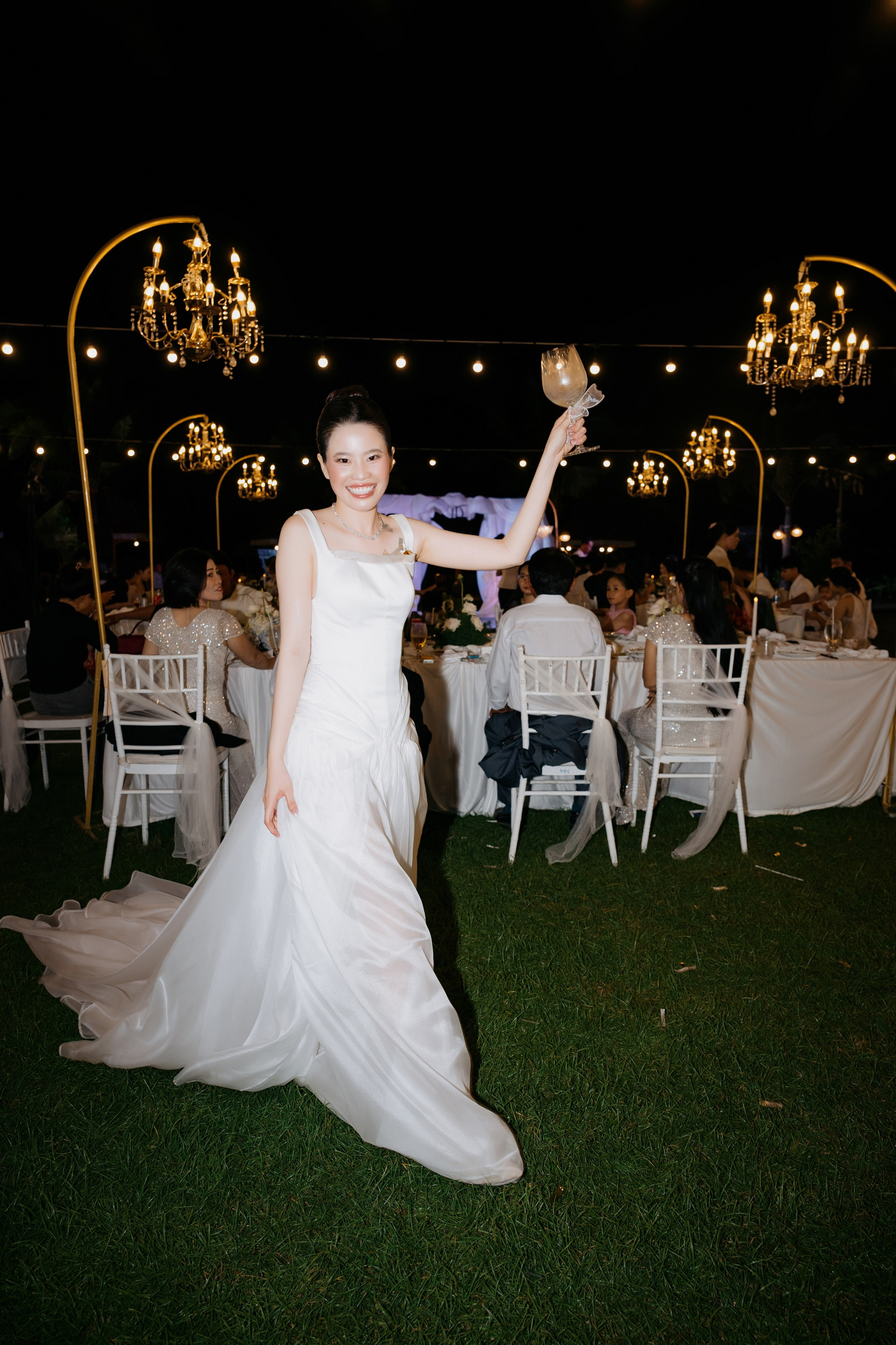 DIEU & THINH/Destination Wedding. Nhiếp ảnh gia đám cưới hàng đầu tại Thành Phố Hồ Chí Minh