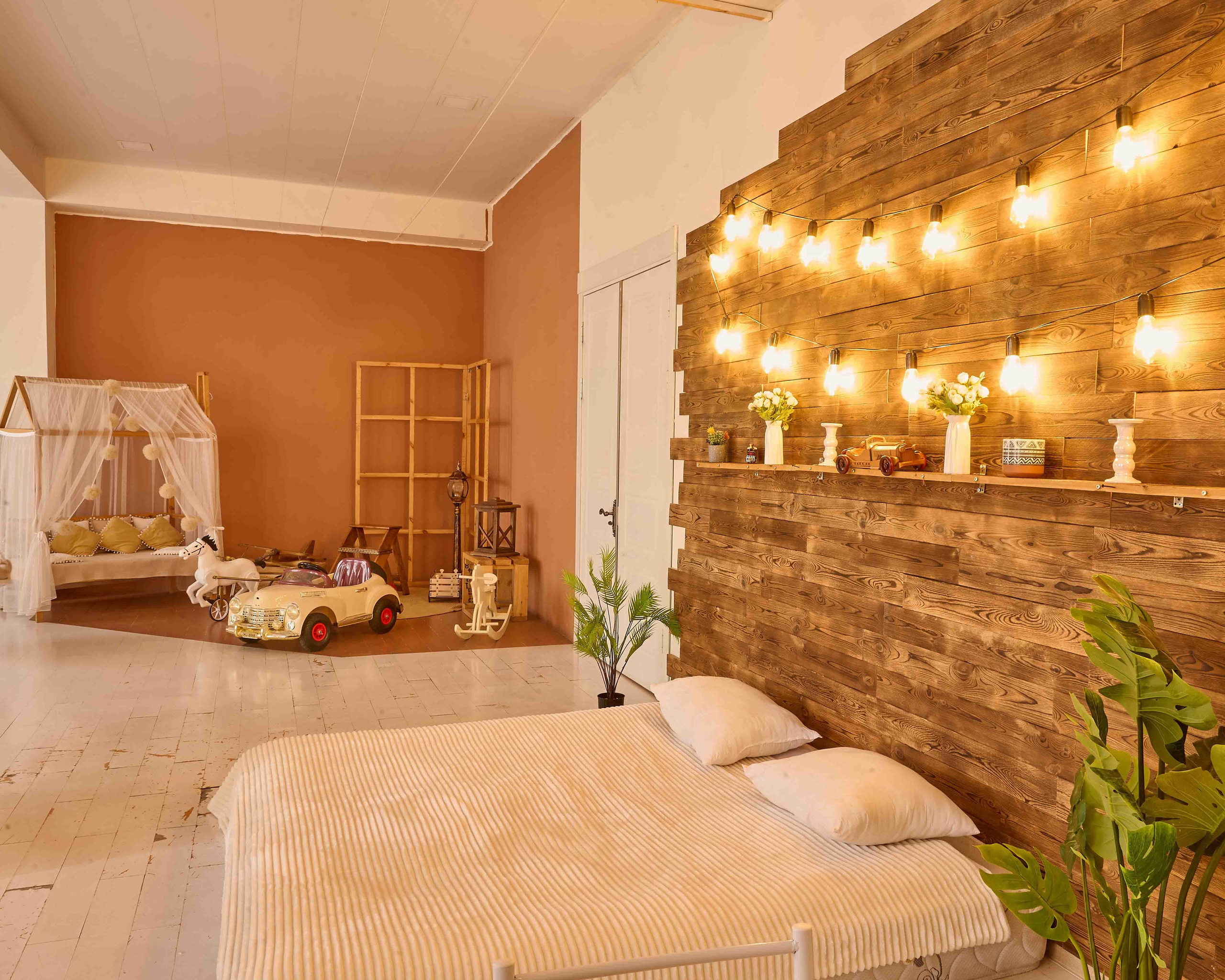 Зал «Home» — (ул.Бабура, 73Б). 2astudio.uz