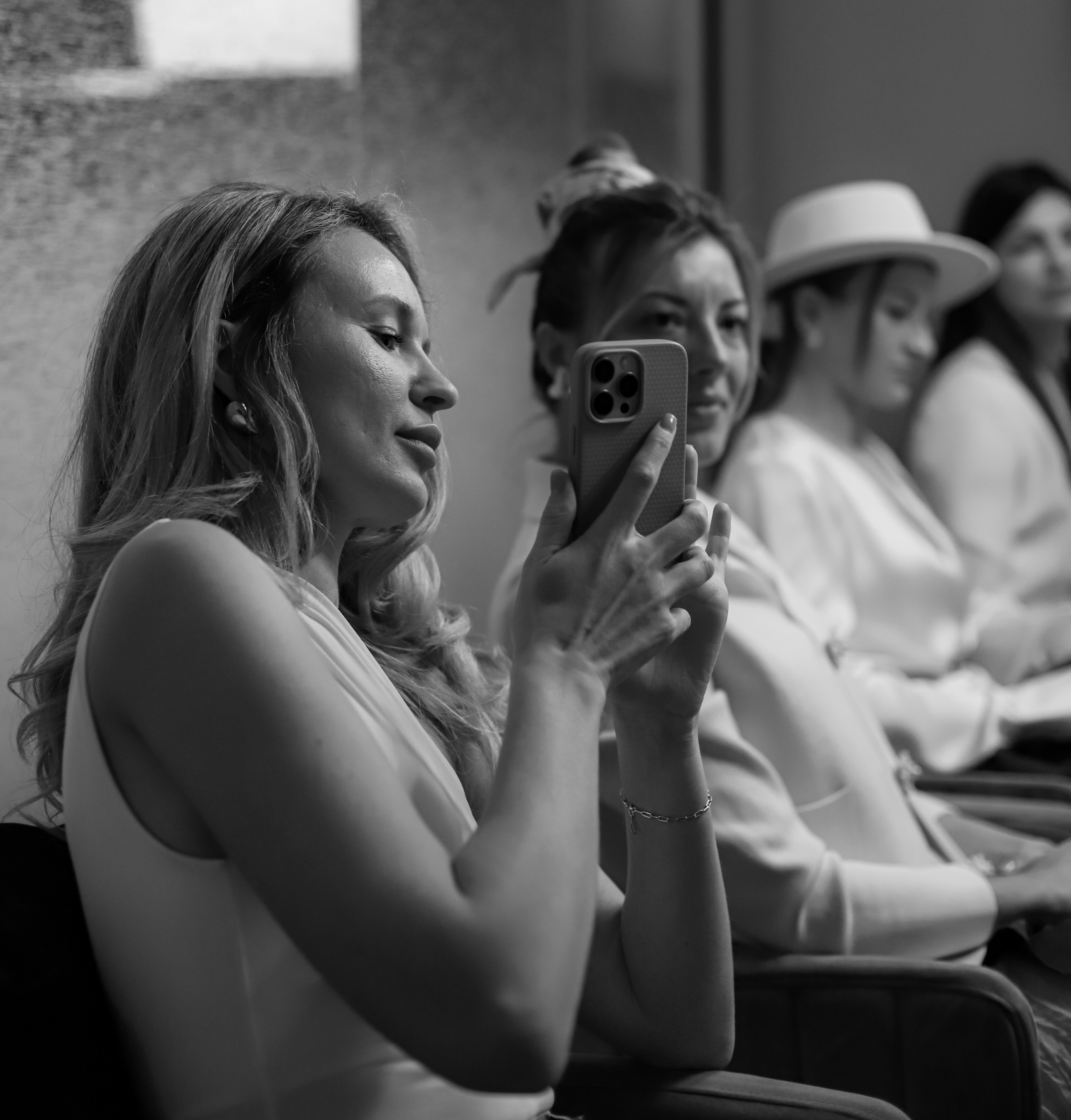 Irina_stylist. VALERIIA VIUNOVA individual shooting\love story\event\brand