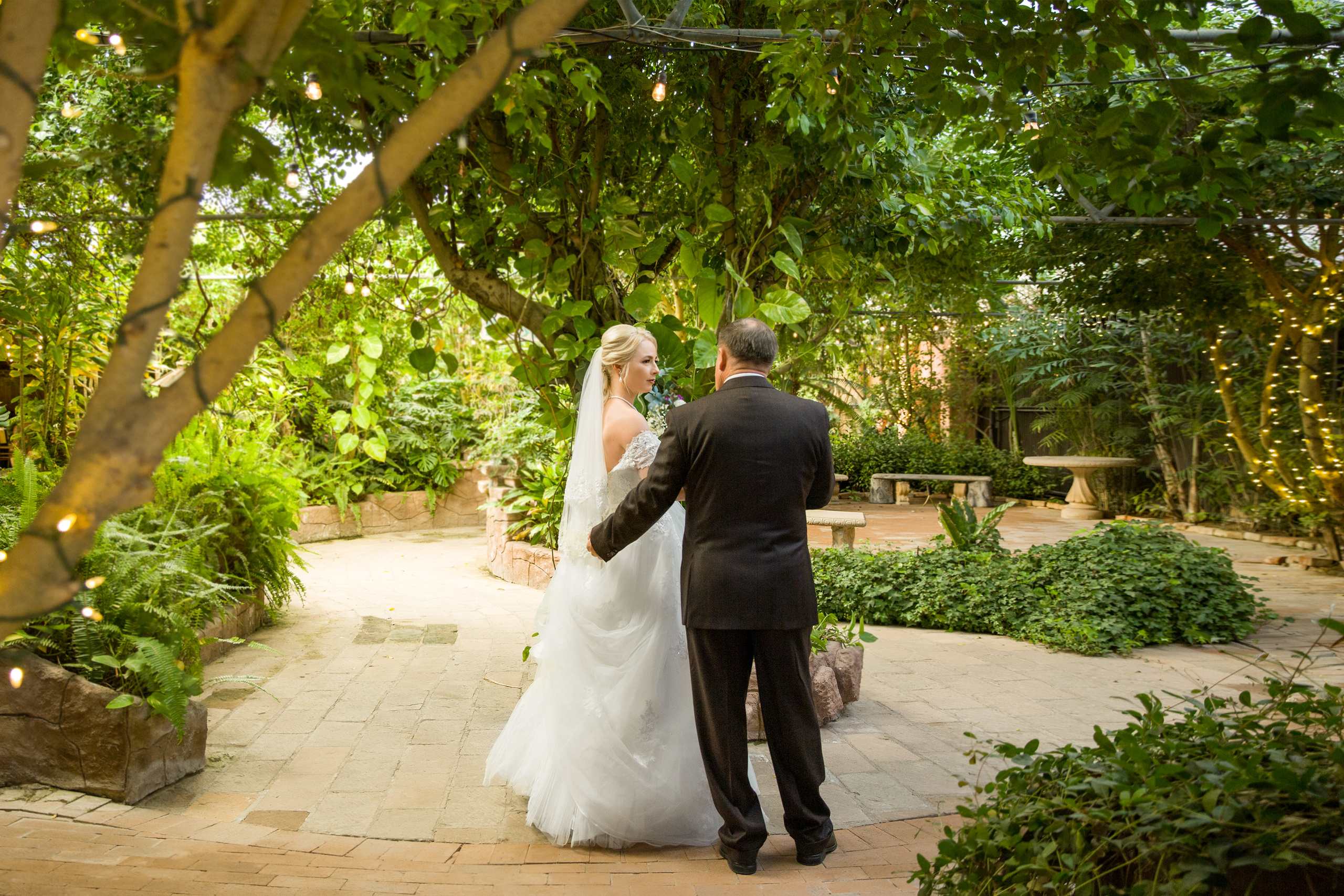 Valeria & Michael. Anastasia Post: Wedding and Editorial Photography