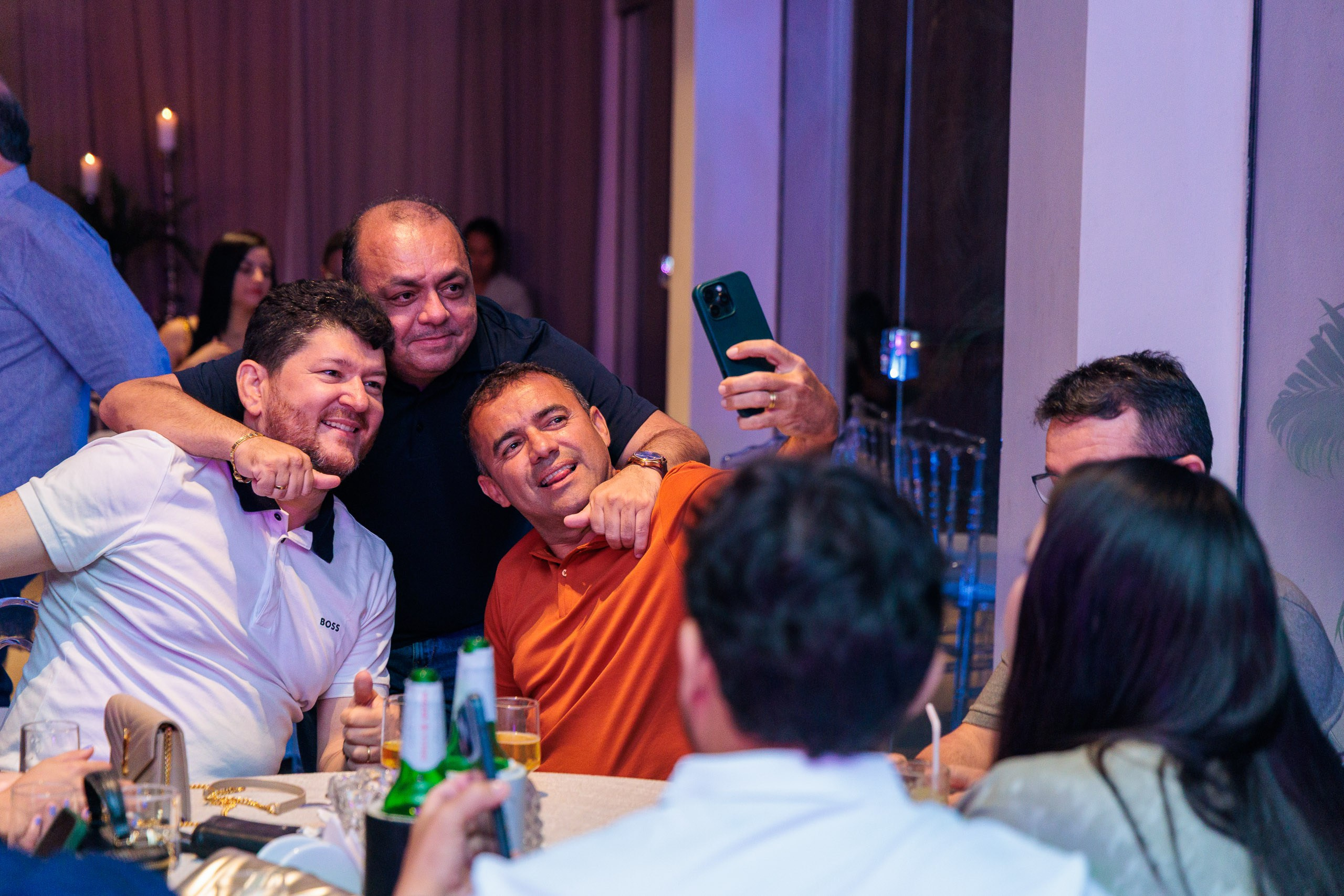 Festa de aniversário adulto, com show ao vivo em ambiente perfeito para festas