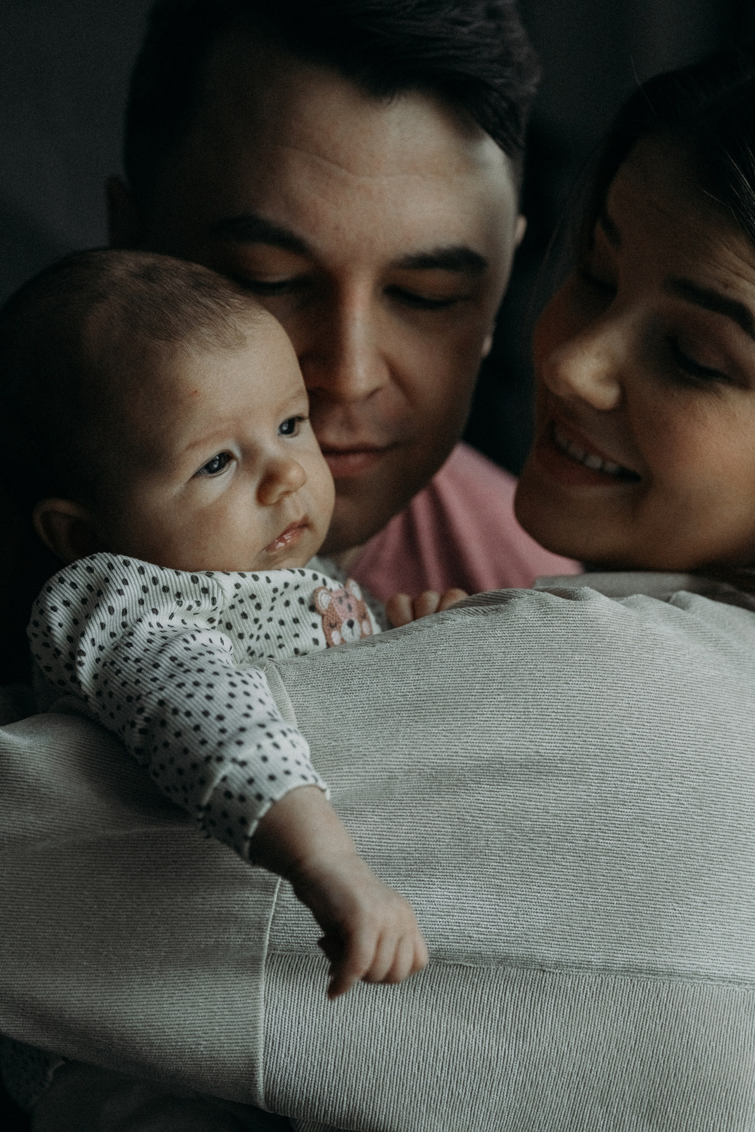 Family, bnw, photoshoot. Wedding and potrait photographer in Helsinki Vickan O