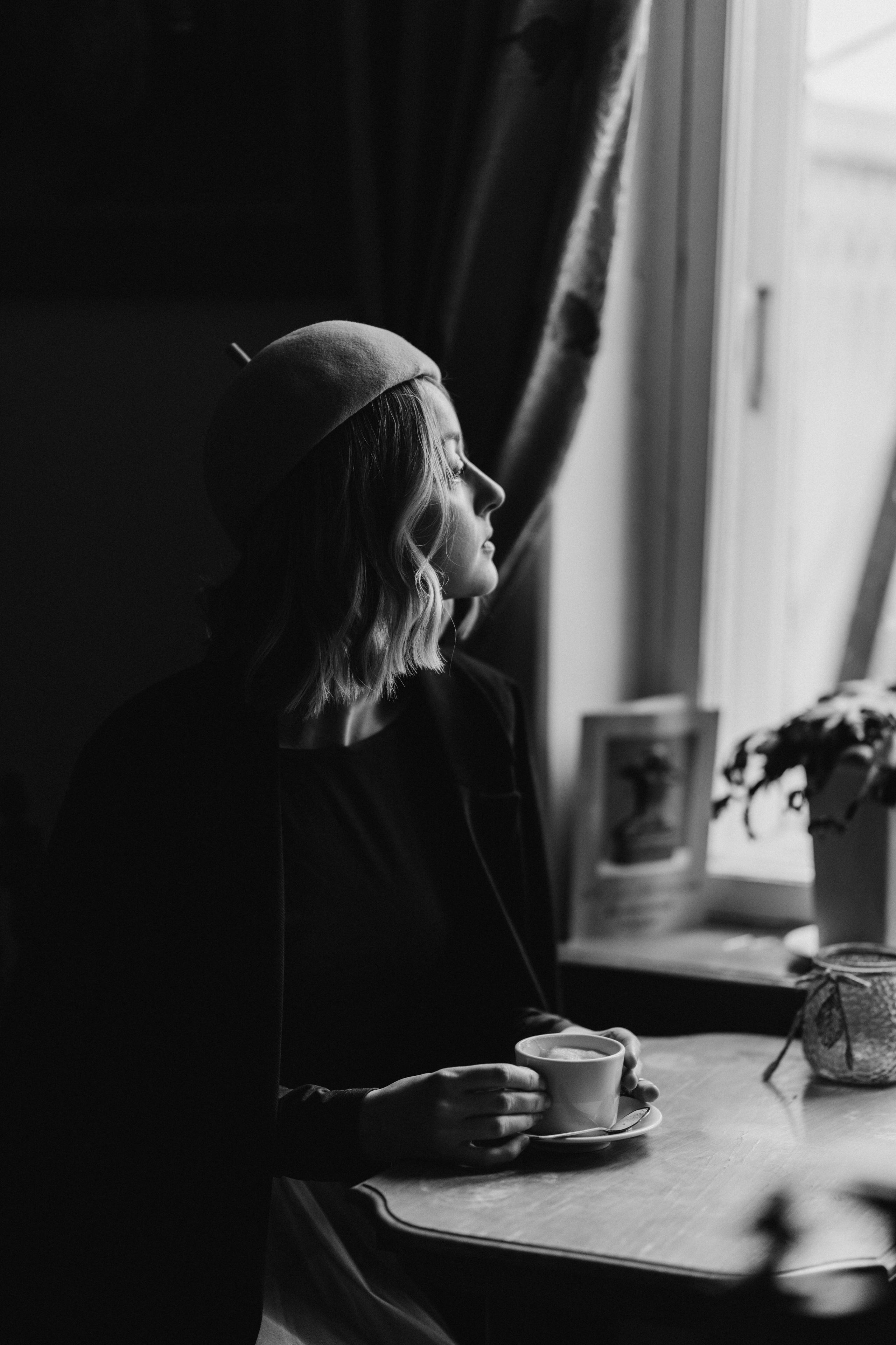 Woman phoshoot. Wedding and potrait photographer in Helsinki Vickan O