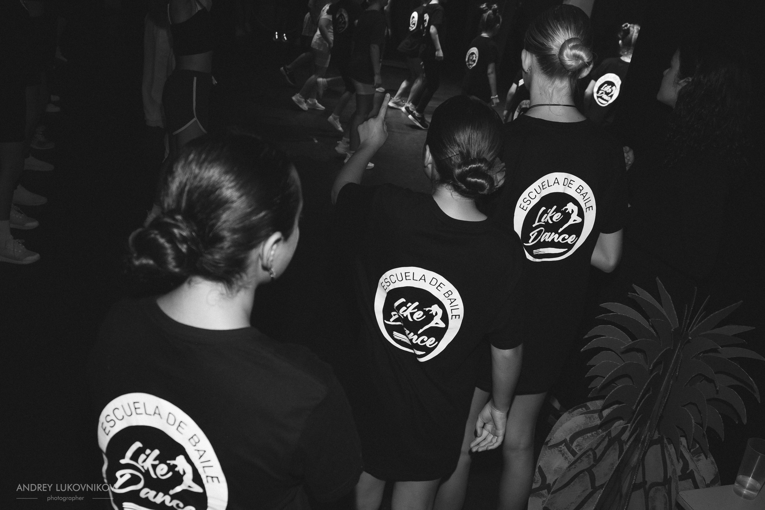 Entre bastidores del concierto final de Like Dance: momentos brillantes tras las cámaras