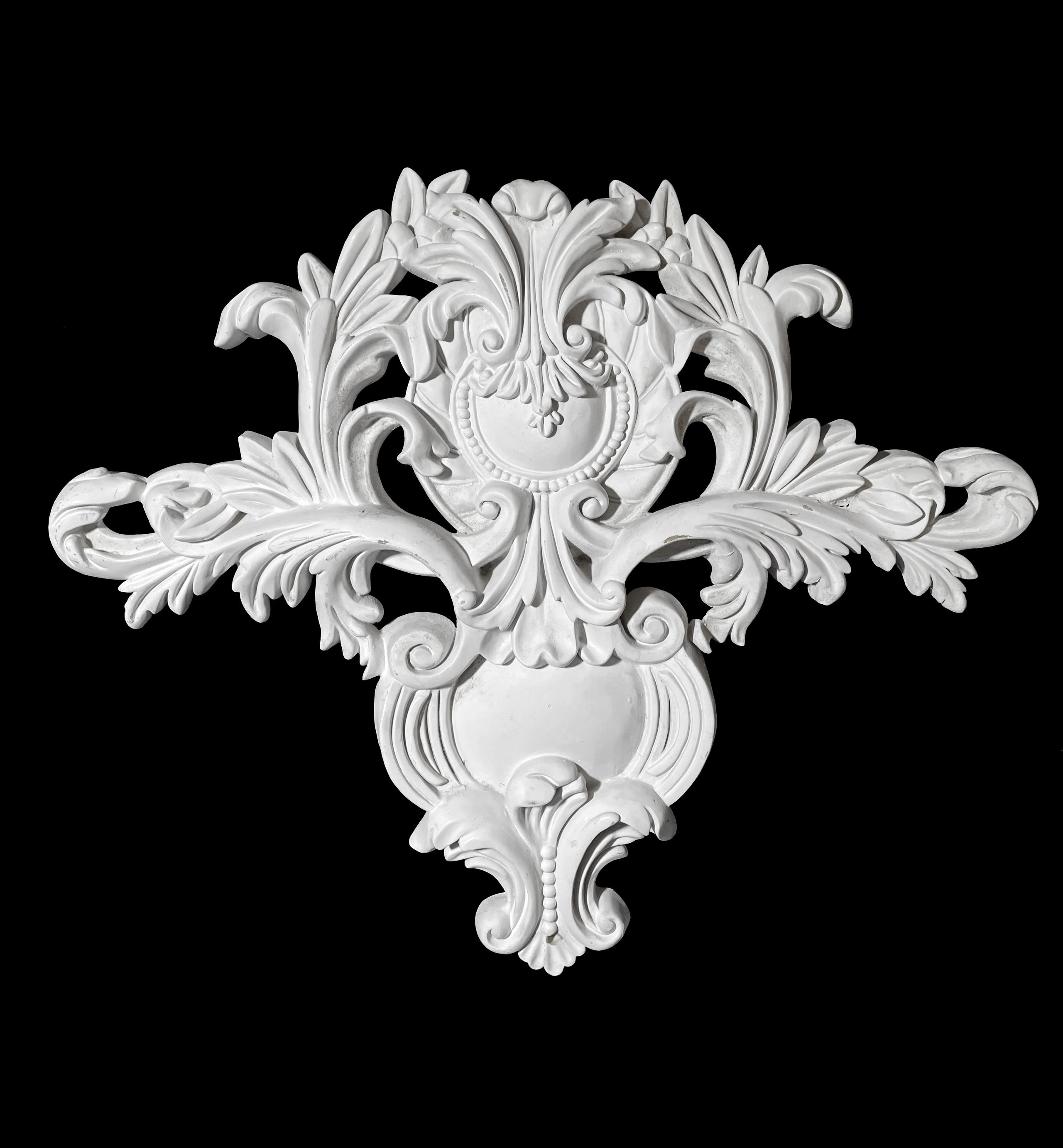 Cartouche Centerpiece. Plaster molding