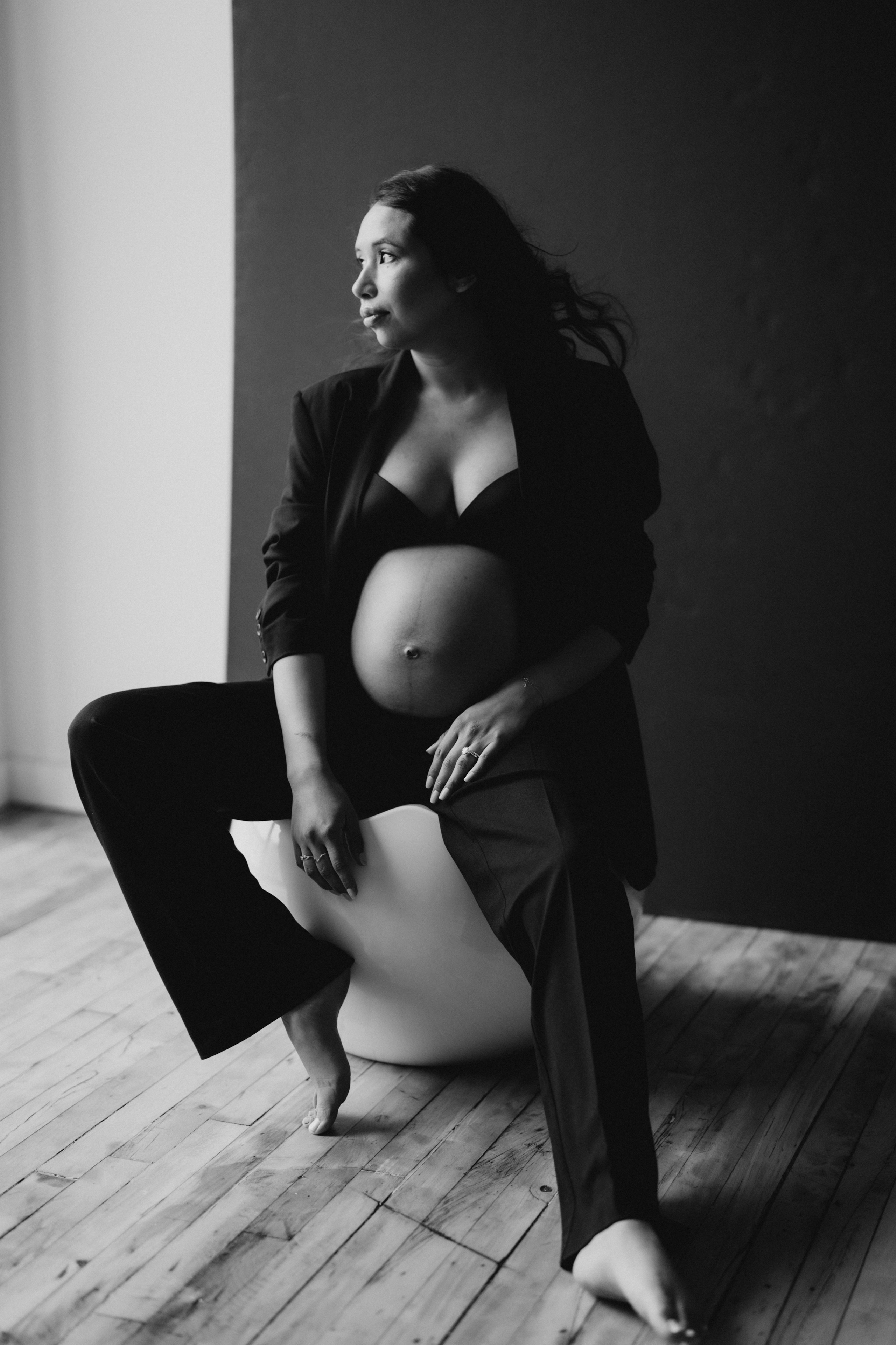 Karen. Modern maternity photographer in Long Island New York