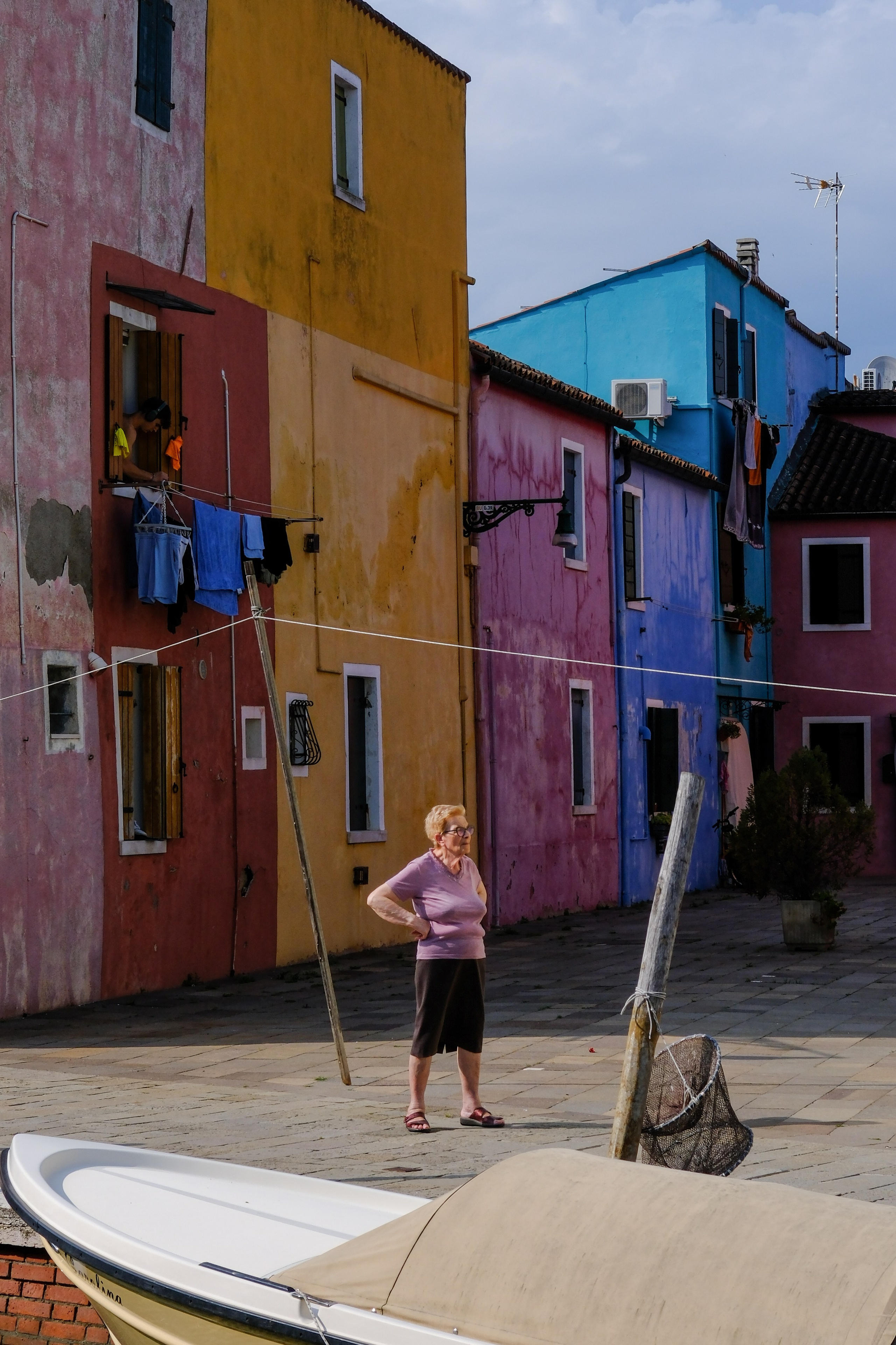 Italy. Look Around You