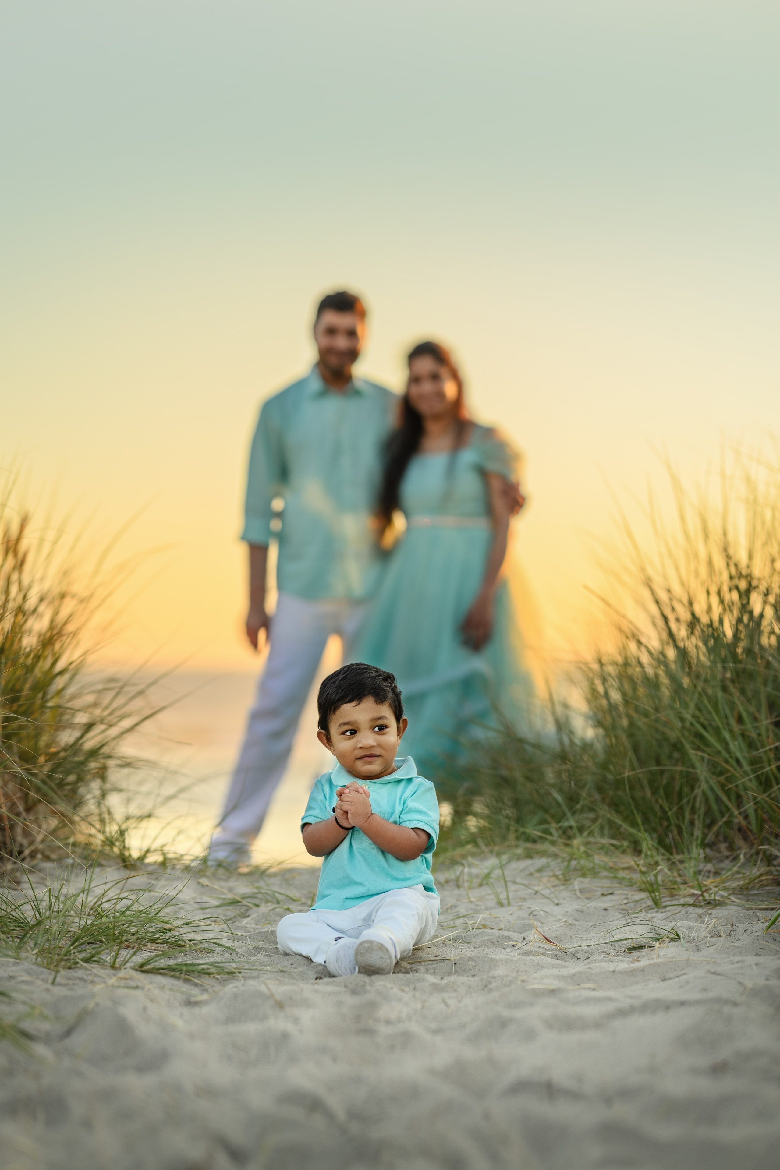 Jigeesha’s family. Wedding & family photography in Seattle area. Helen Michelle photographer