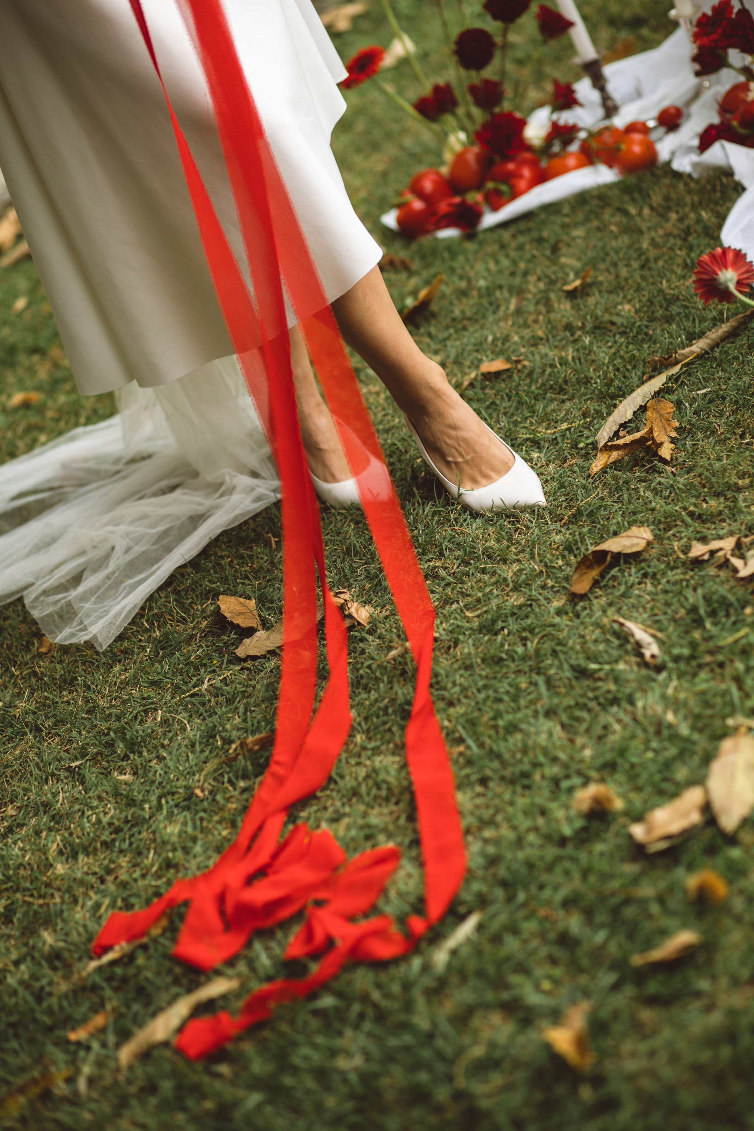 Julia — Red Wedding Editorial on Lake Como. Liza Bizzaro — Italy Wedding, Love Story & Portrait Photographer in Milan, Turin, Piedmont and Across Italy