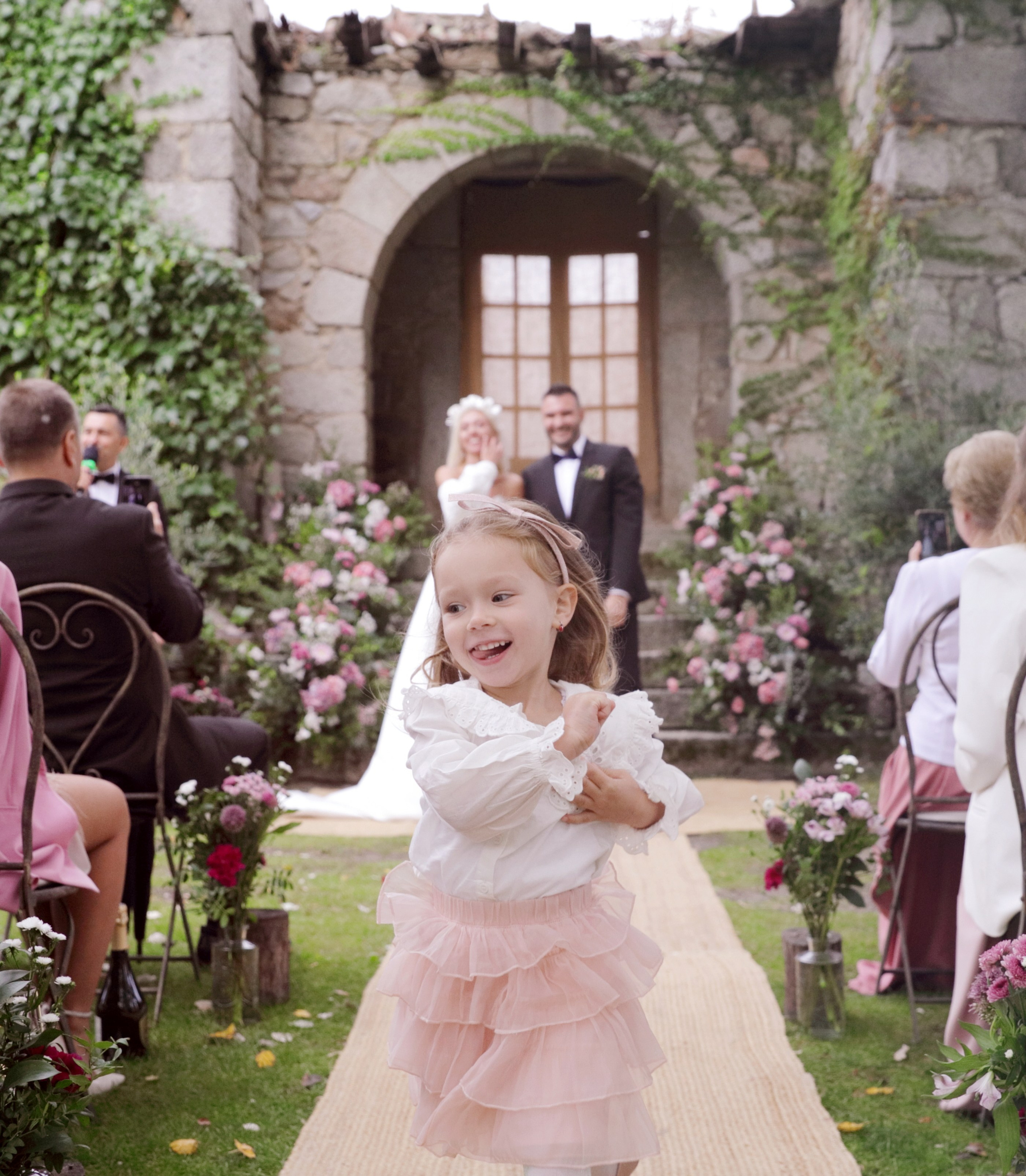 Madrid. Finca El Gasco. Luxury wedding, portrait, family photographer over Europe