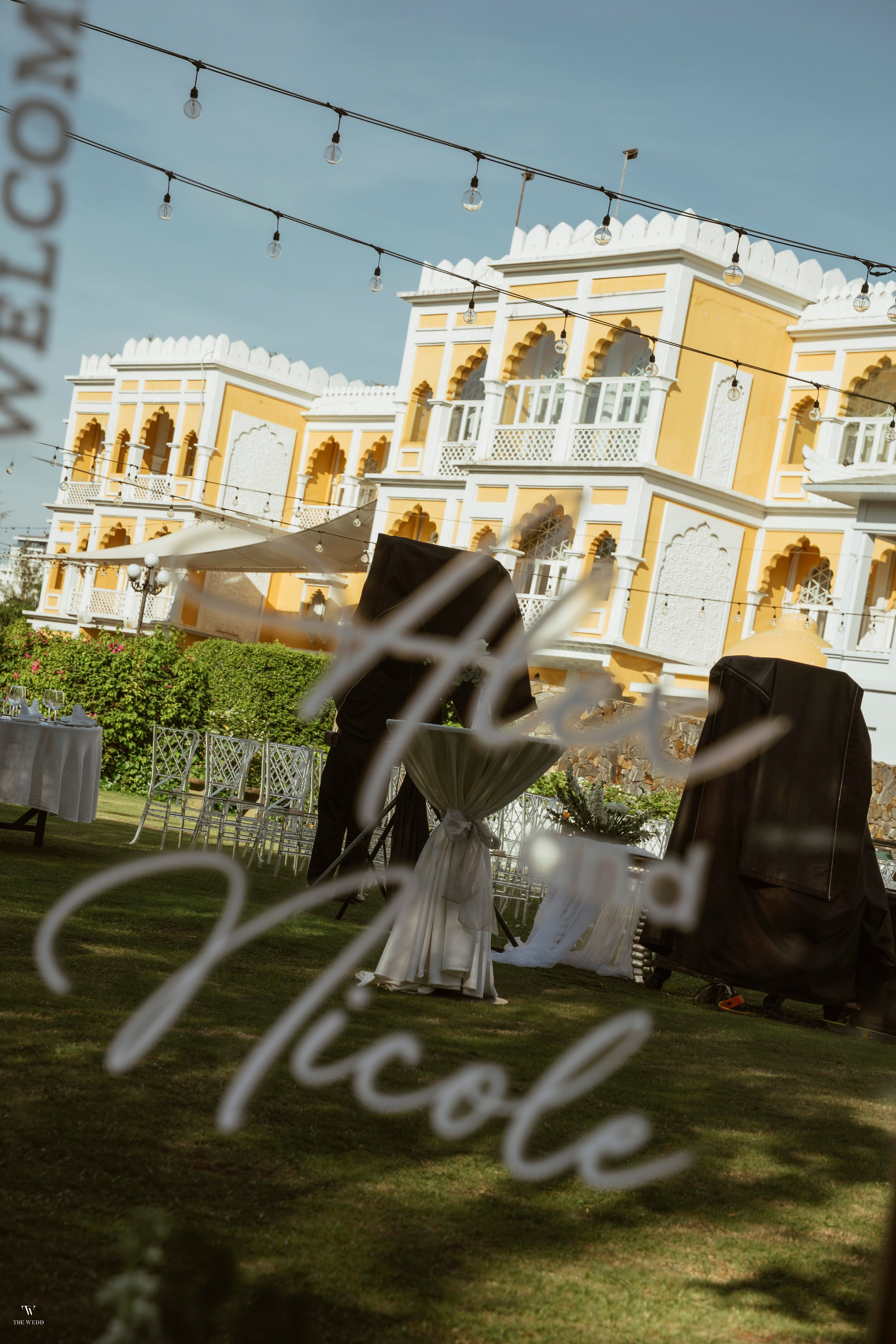 ALEX & NICOLE. WEDDING PHOTOGRAPHER IN VIETNAM