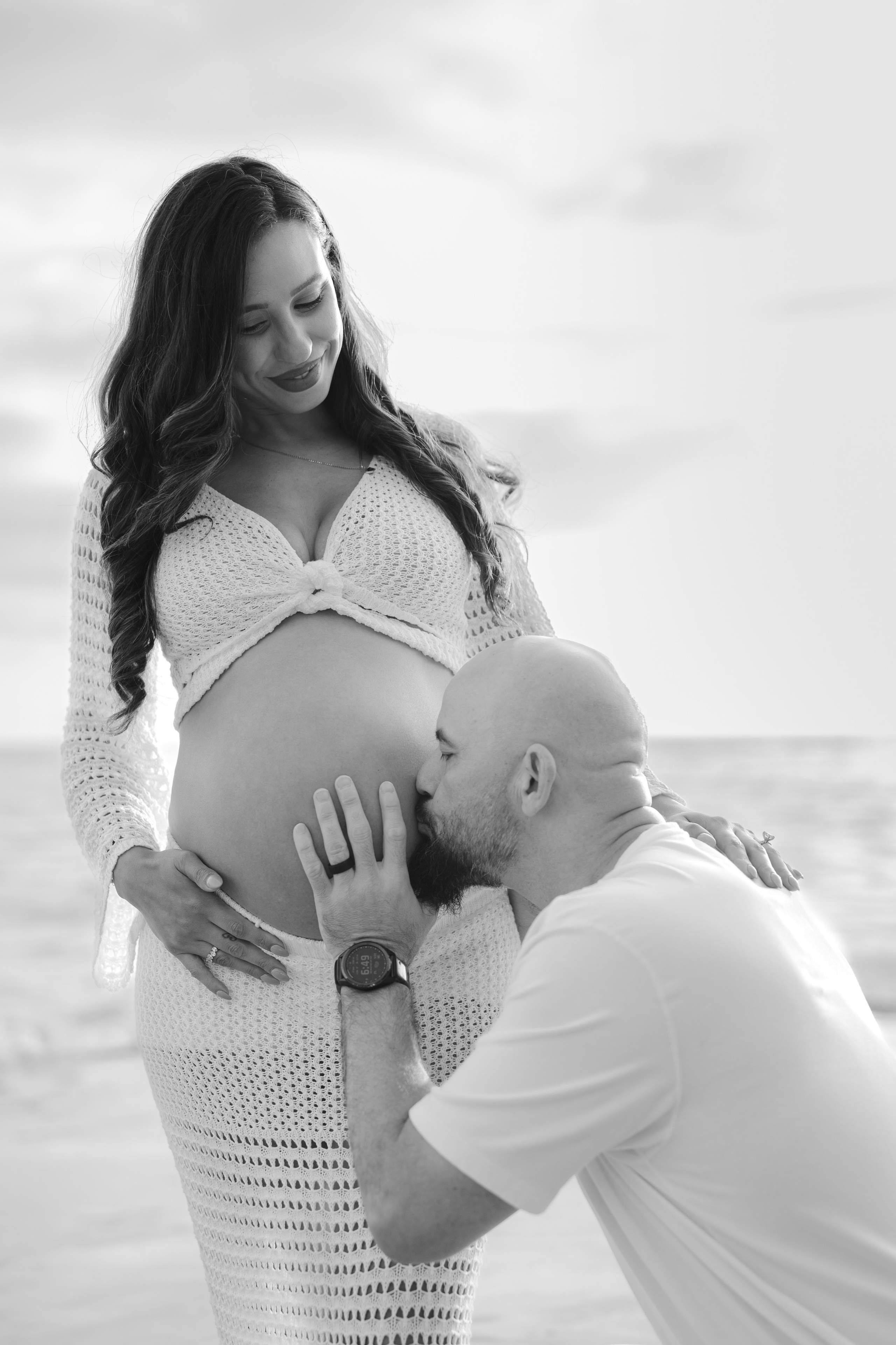 Maternity Photoshoot at Laguna Beach. Wedding Photography & Videography Team in California, Los Angeles, San Francisco, San Diego and Travel