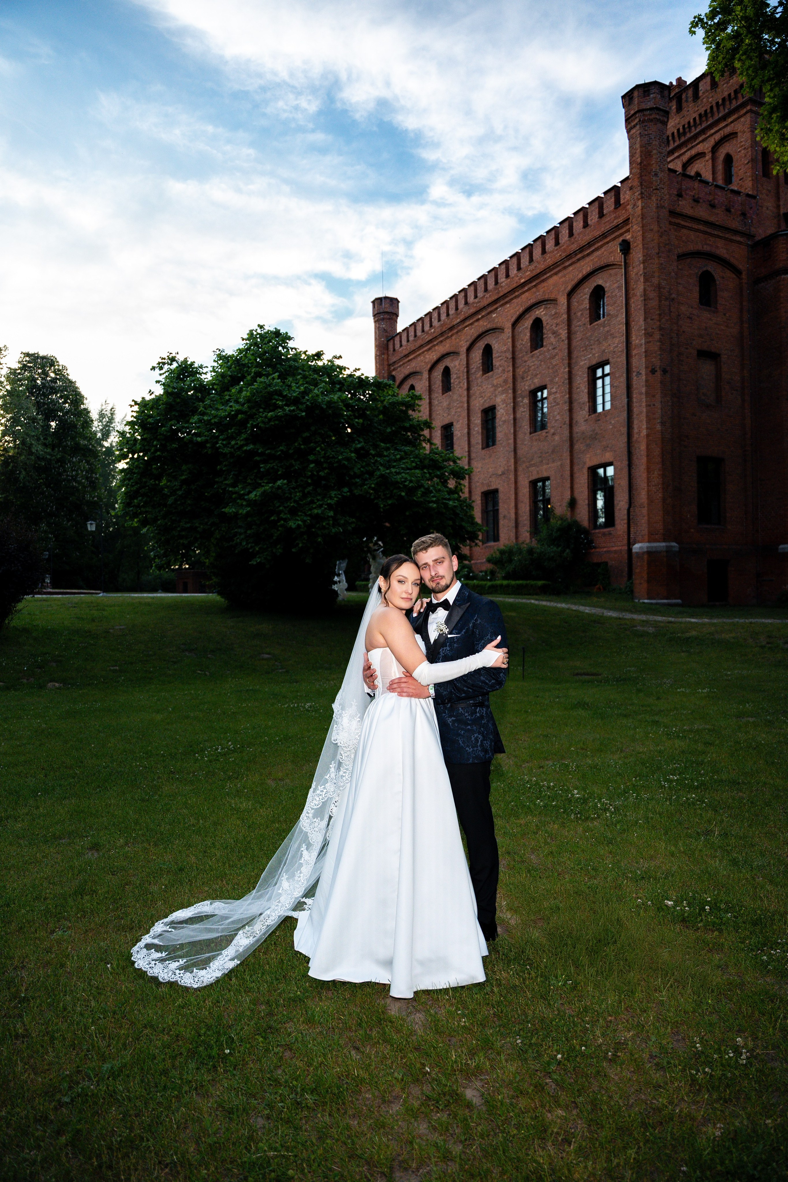 E&N: Zamek w Rzucewie. SL Wedding Photo — Editorial, Elegant & Timeless Wedding Photography in Poland and Across Europe