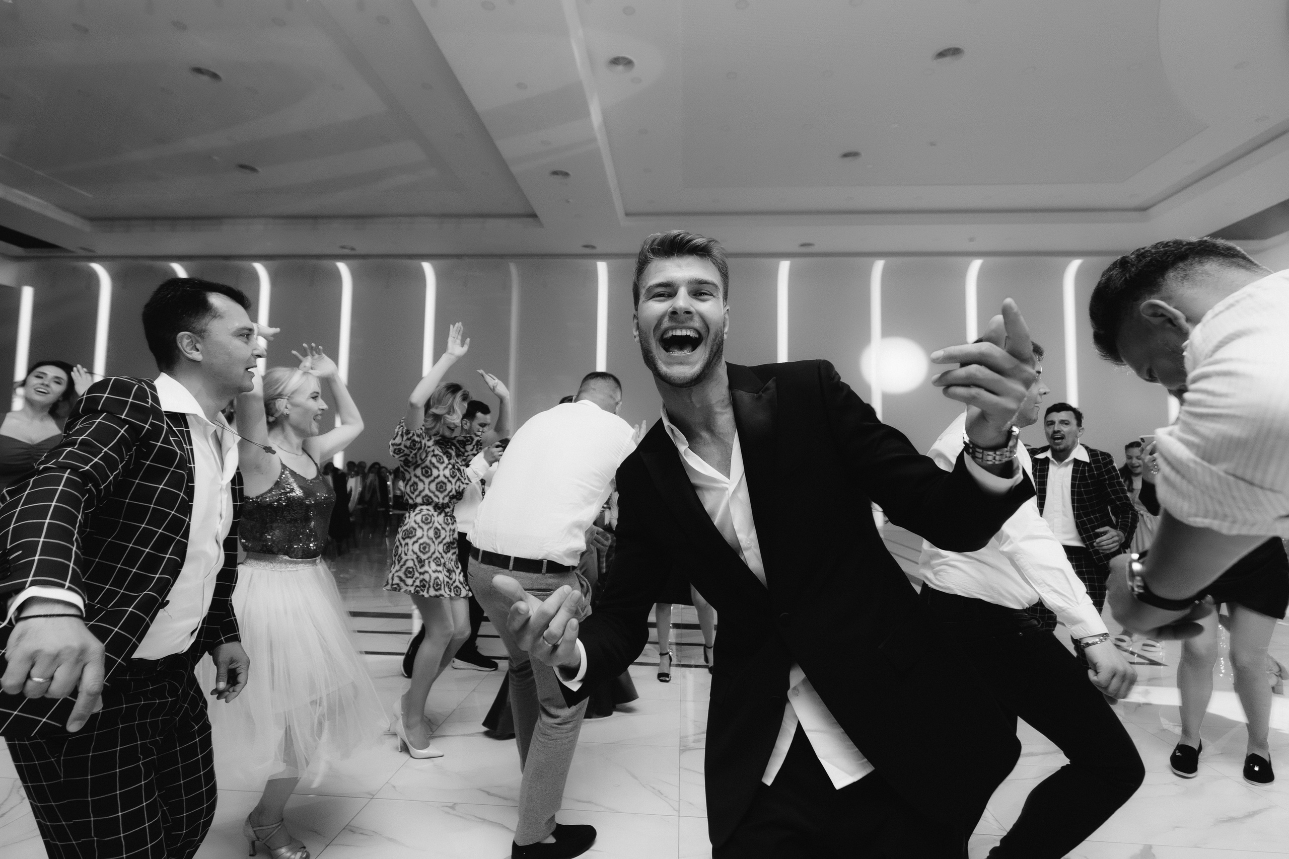 Alături de tine sunt o stea. Servicii Foto Video în Chișinău și Europa ID-Brothers