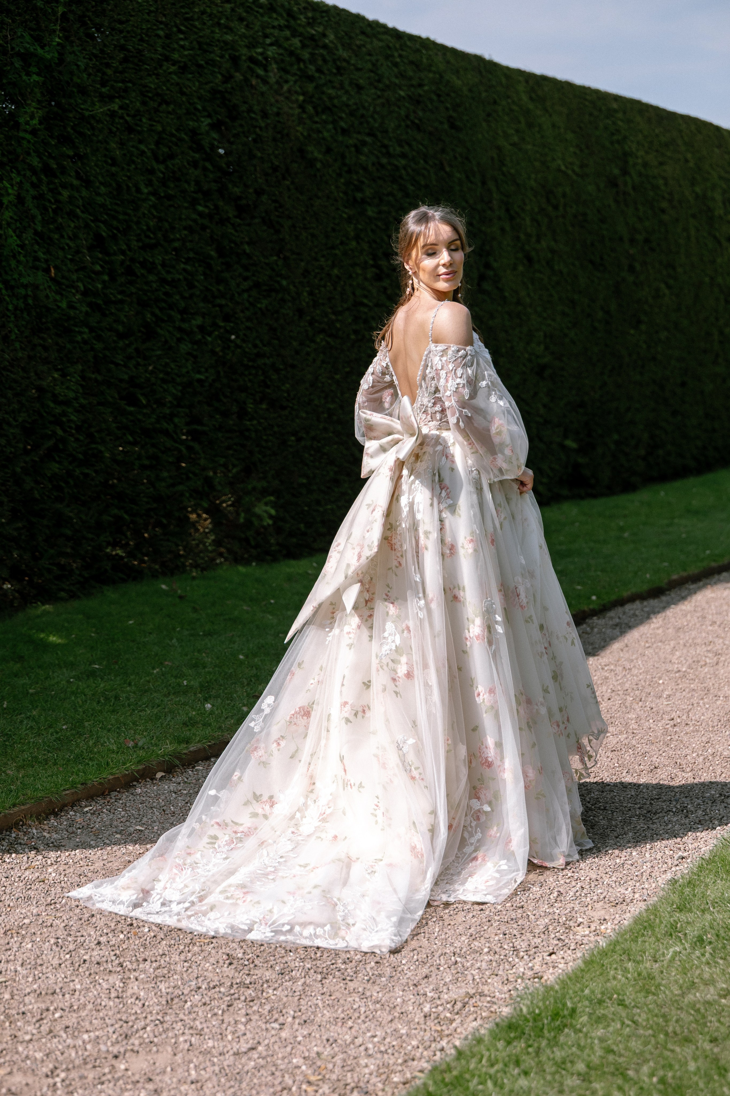 Elegant wedding portrait of bride and groom walking through the streets of ParisRomantic elopement moment captured in soft evening light in Paris, FranceLuxury wedding ceremony setup in a historic French venue with natural floralsCandid black and white photo of a couple at their city wedding in London, UKTimeless couple portrait in front of Marylebone Town Hall, LondonEditorial-style bridal preparation in a classic townhouse in the heart of LondonSoft light bridal portrait in a countryside château wedding in FranceFine art flat lay with French-inspired wedding details and vintage texturesCinematic golden hour photo at a UK estate wedding with historic architectureLuxury wedding tablescape with candles and florals at a London reception