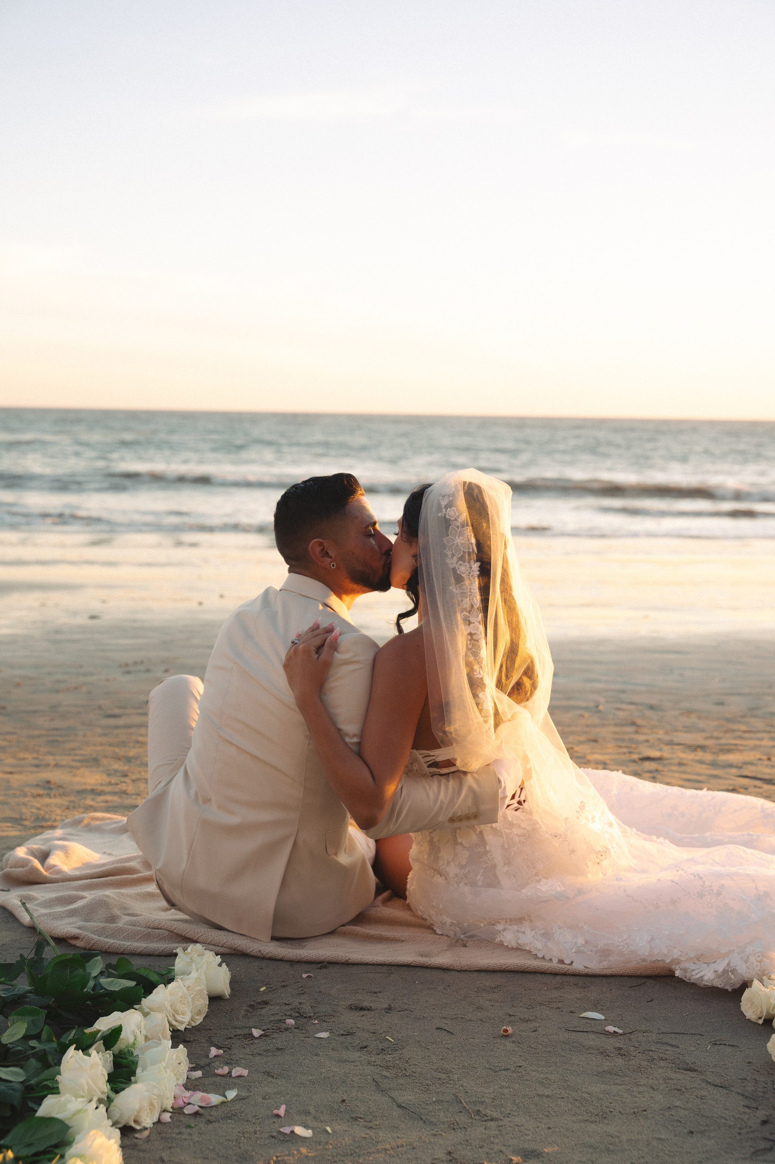 Love story photoshoot. Engagement photoshoot. Couple photoshoot. Malibu. Family photoshoot, Get away photoshoot in California. Beautiful love story photoshoot.