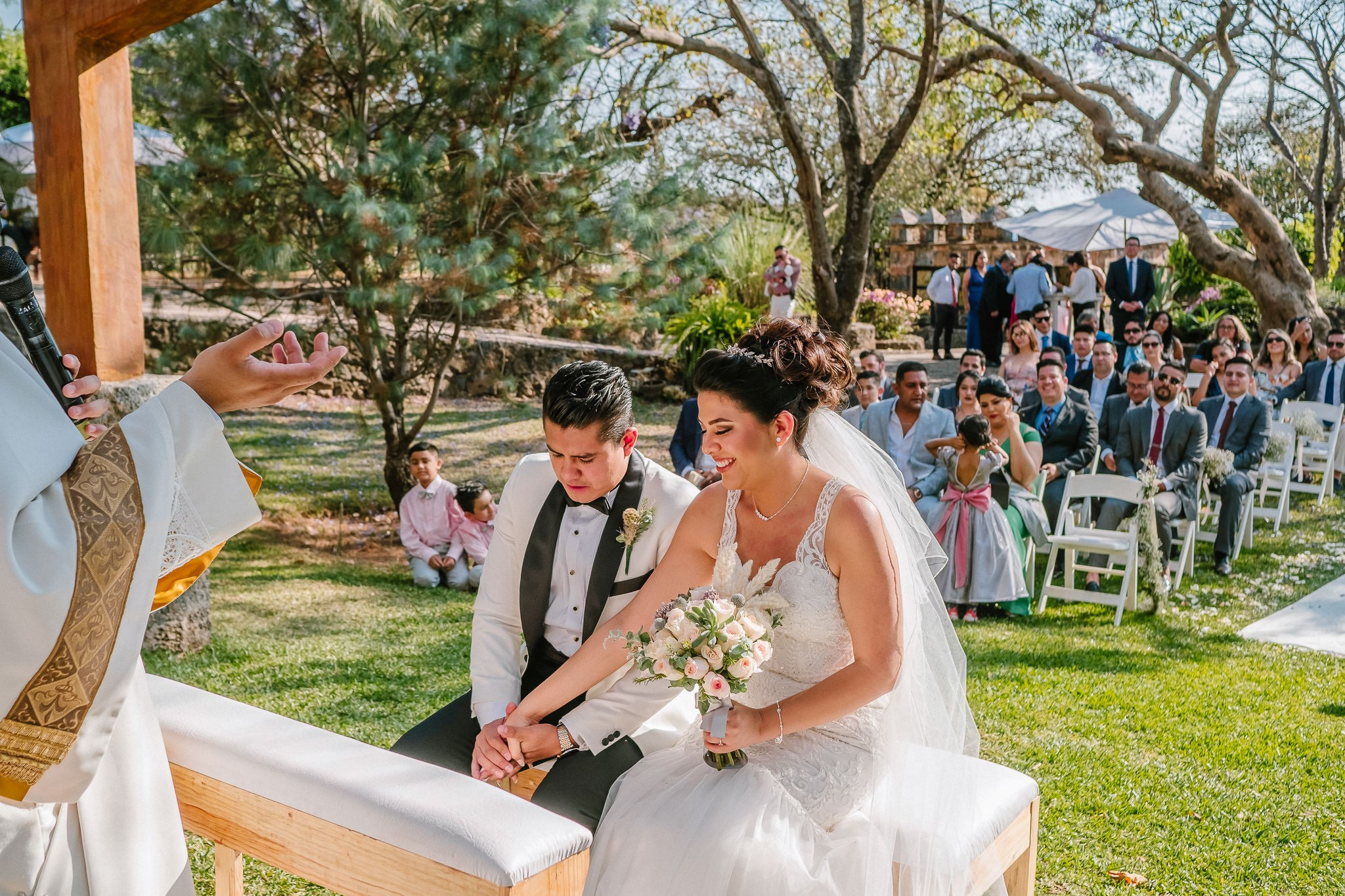 Yenisel & Raul / Tepoztlan. Wedding and family photographer in Mexico City