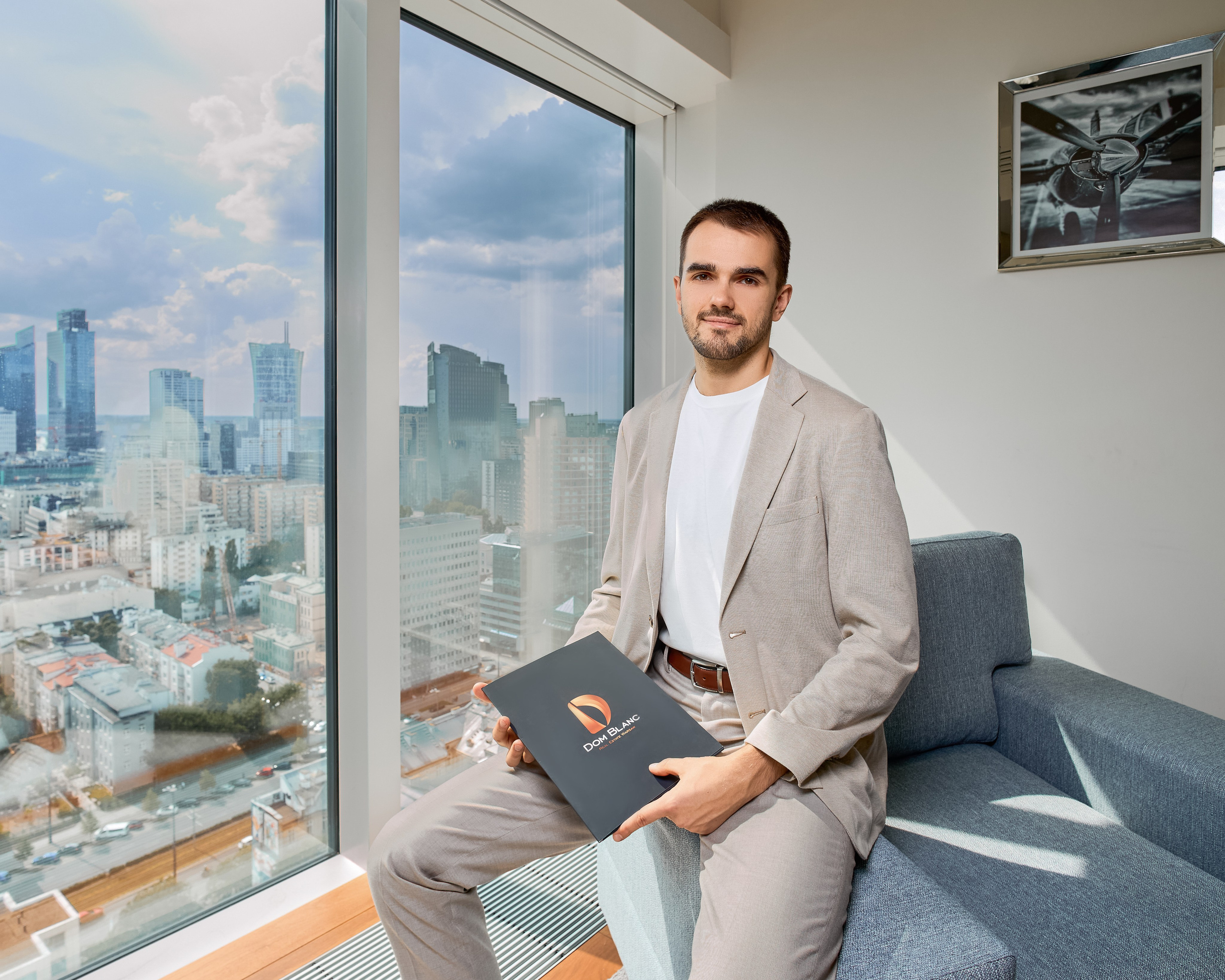 Reklamowa sesja zdjęciowa dla agencji nieruchomości Zlota 44 – Fotografia reklamowa w Warszawie. Portrait & Fashion Photographer | Сannes, Paris, Monaco, Dubai, Kyiv — - Alisa Postnykova