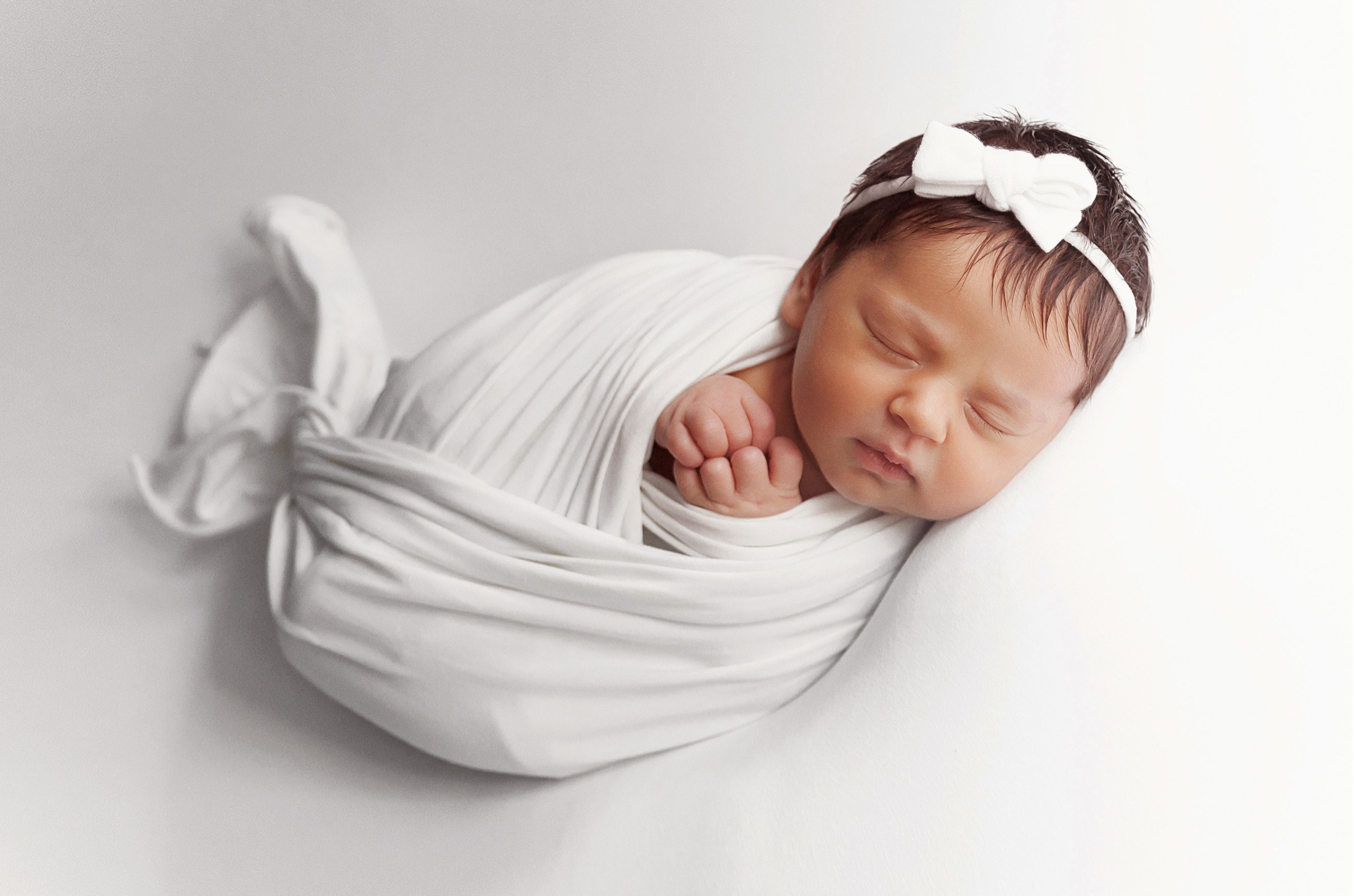 MATERNITY & NEWBORN professional Photography by Irene Chaikeen. Irene Chaikeen | Maternity and newborn photoshoot in Essex/London