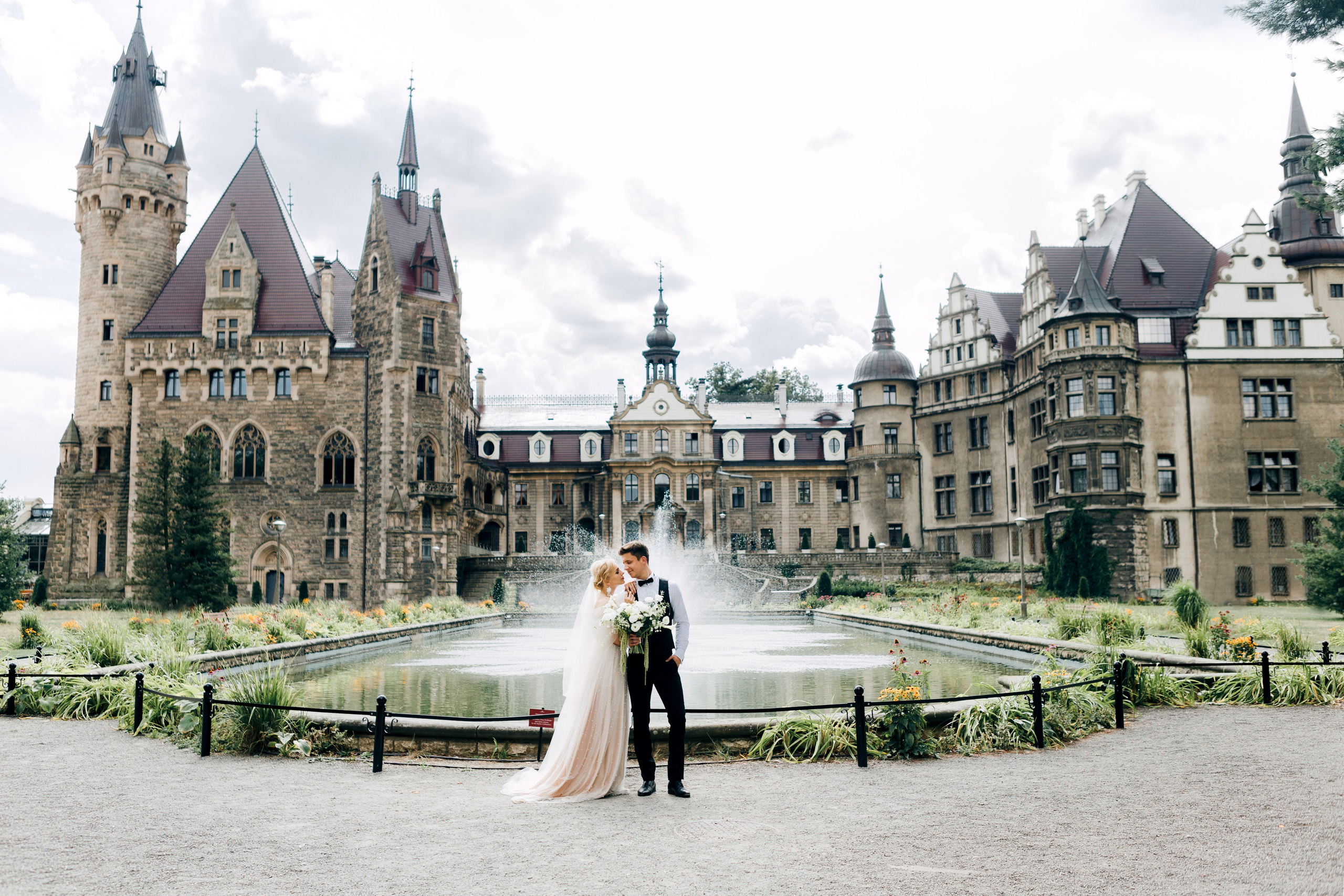 Kasia&Mateusz, Można Zamek. Photograph Katarina
