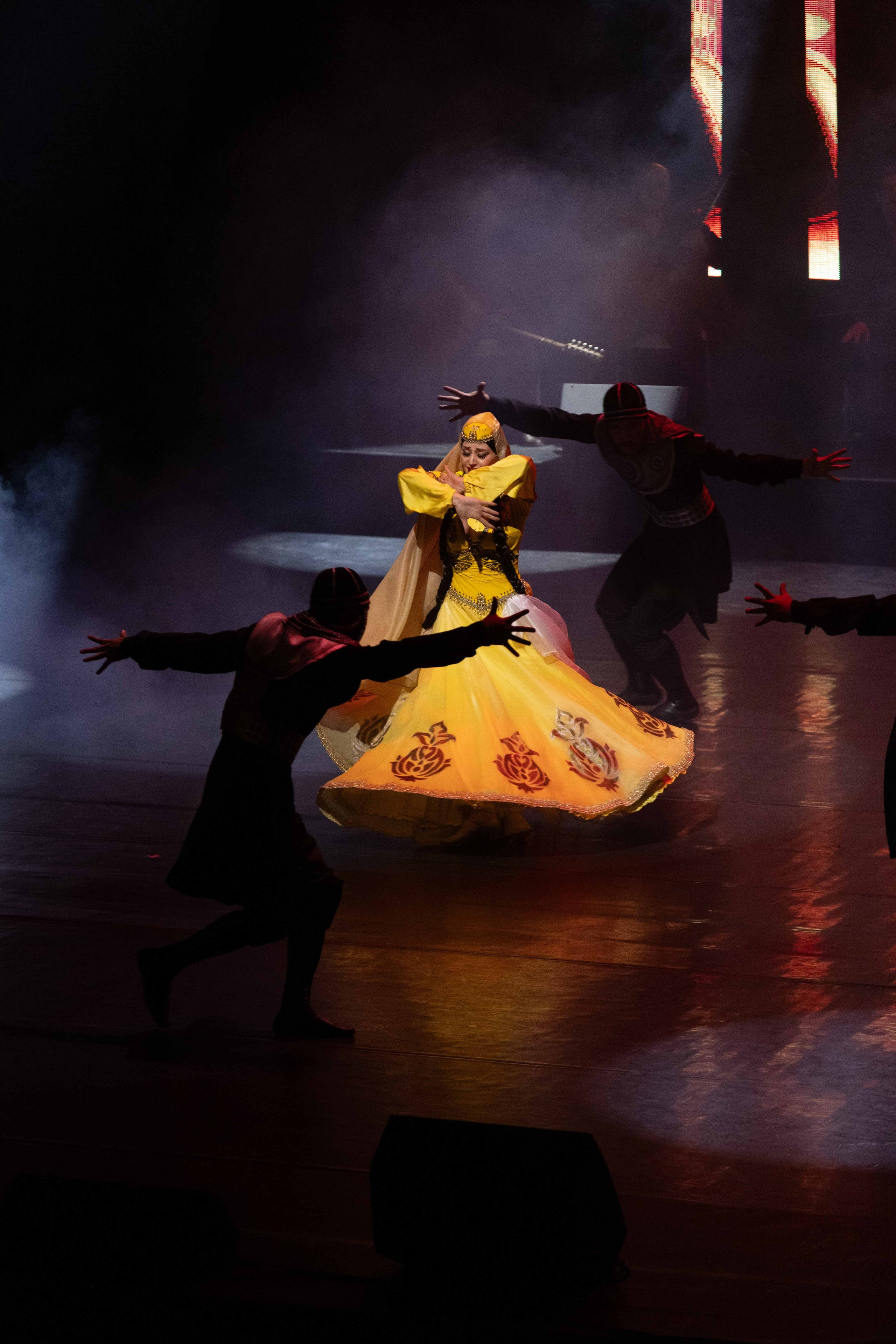 STATE DANCE ENSEMBLE. Wedding&Event photographer Ismail Rzayev in Baku