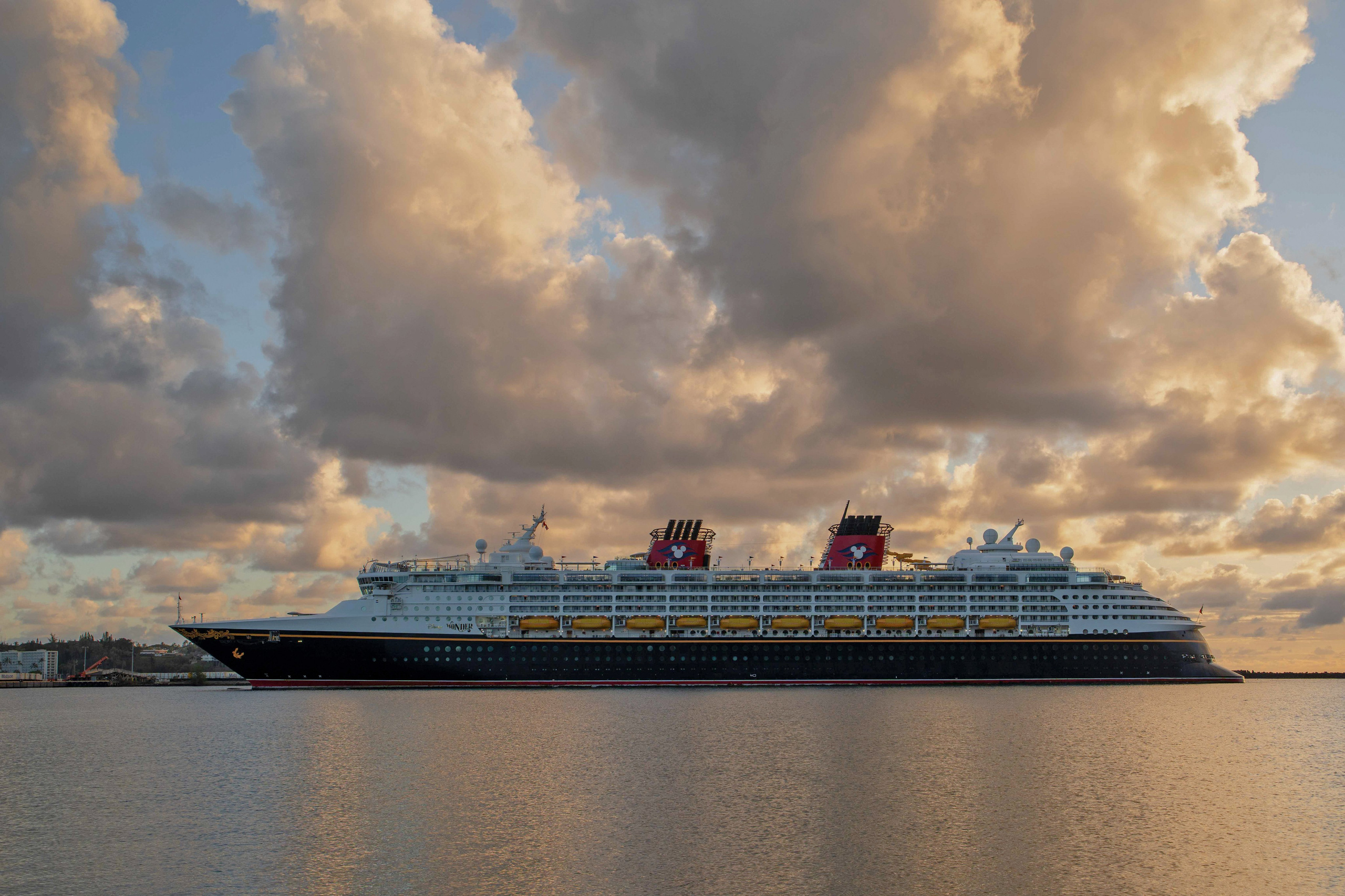 SHIPS. Awards winning photographer in Kauai, Hawaii
