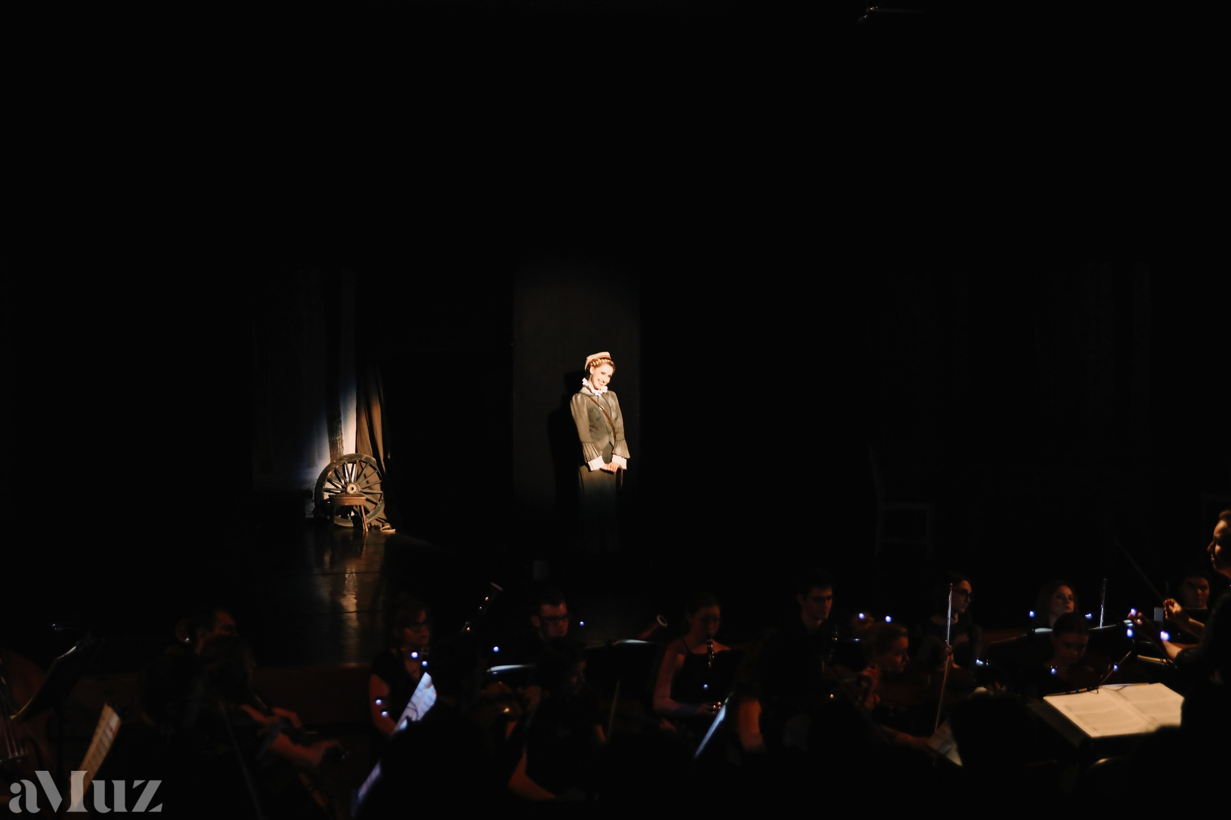 Opera Łąkowa. Fotograf Ślubny Warszawa - Sesje Biznesowe Rodzinne Eventy