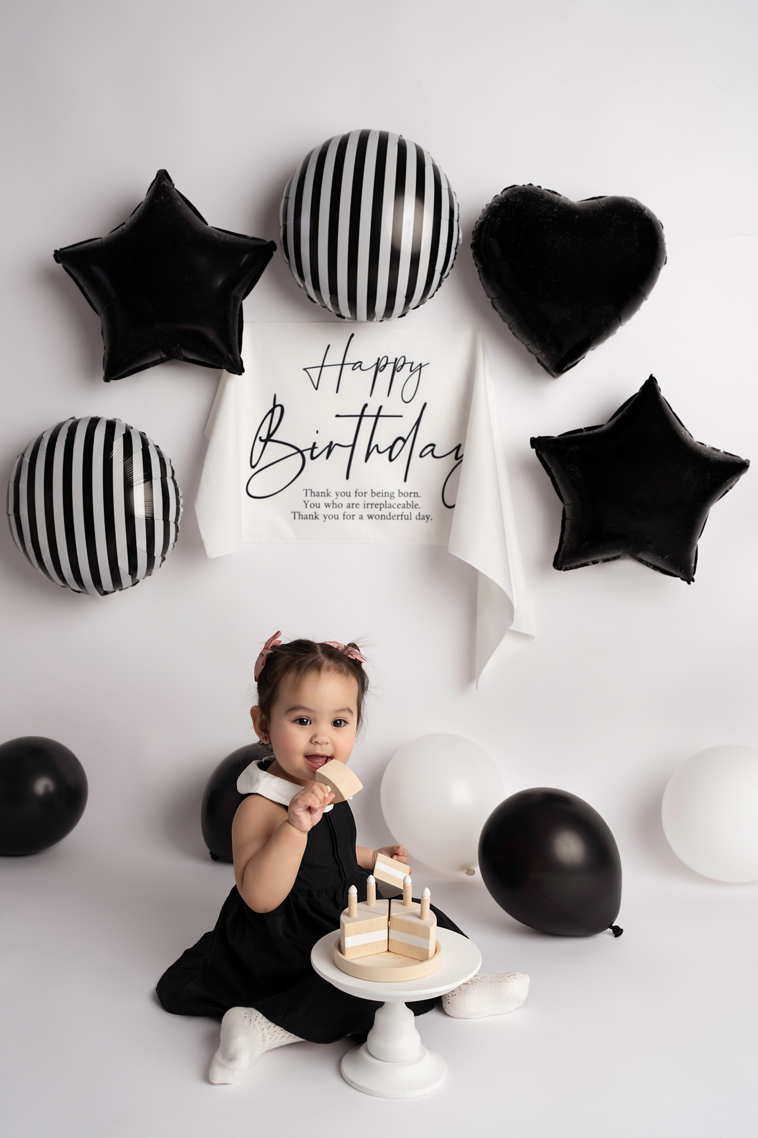 CAKE SMASH PHOTOGRAPHY. Newborn, Sitter and Cake Smash Photographer in Doha, Qatar