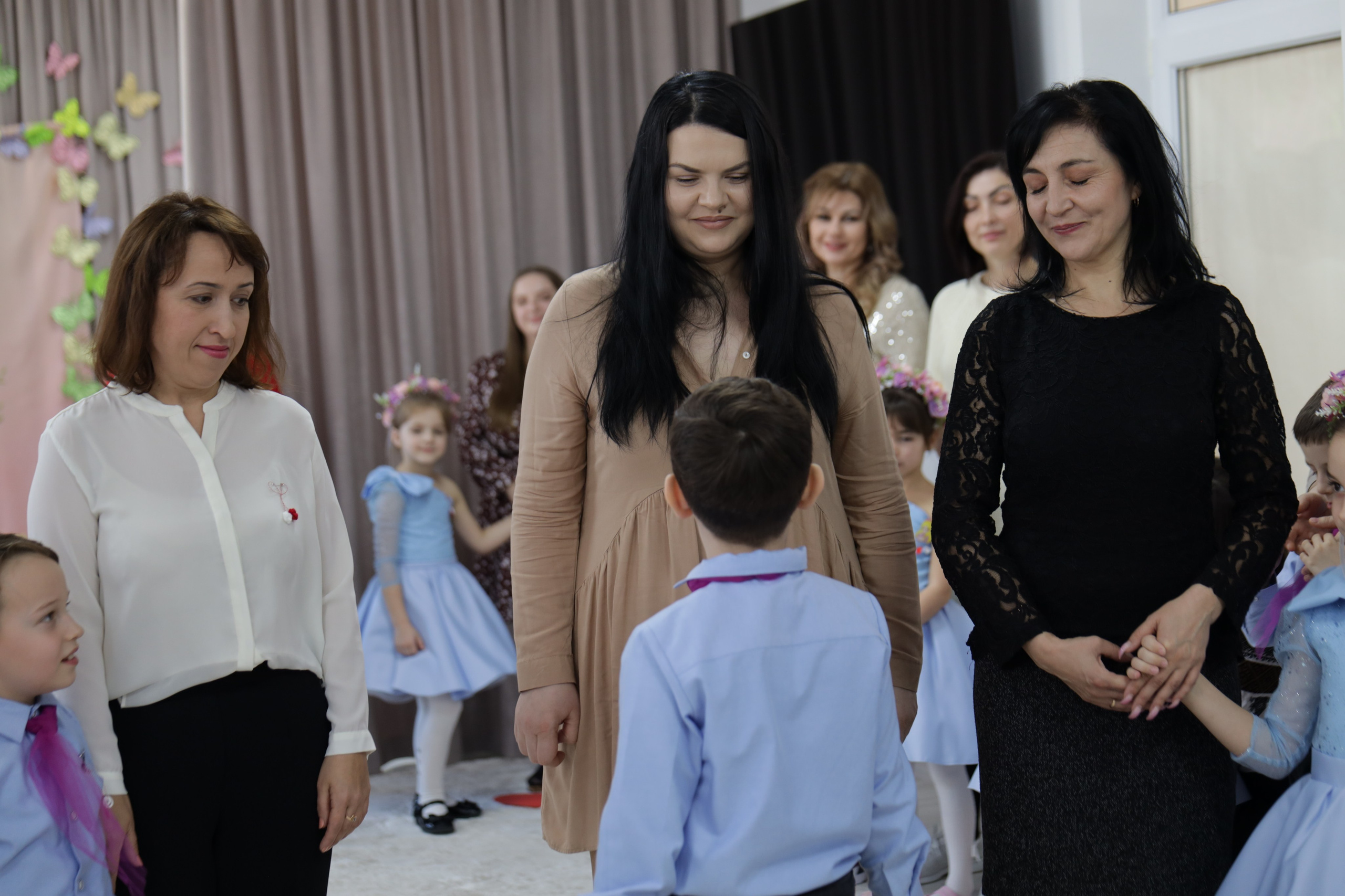 Mama în ochi de copil.... Alika Dia- Fotograf în Republica Moldova, Strășeni