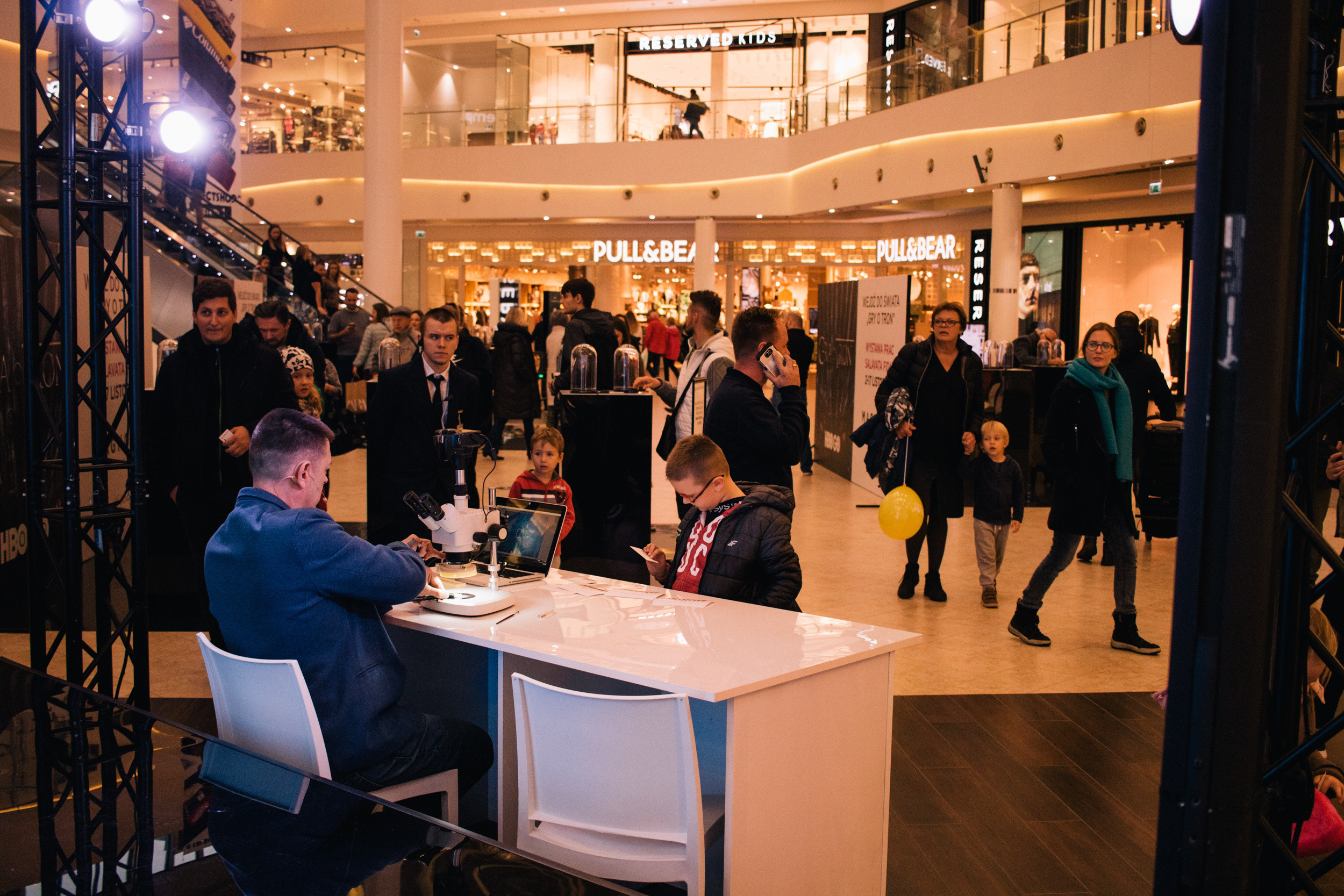 Wejdź do świata "Gry o Tron" - Centrum handlowe Magnolia Park. Dimitri Ilkov Photography — Capturing Life’s Moments in Edmonton, Cana