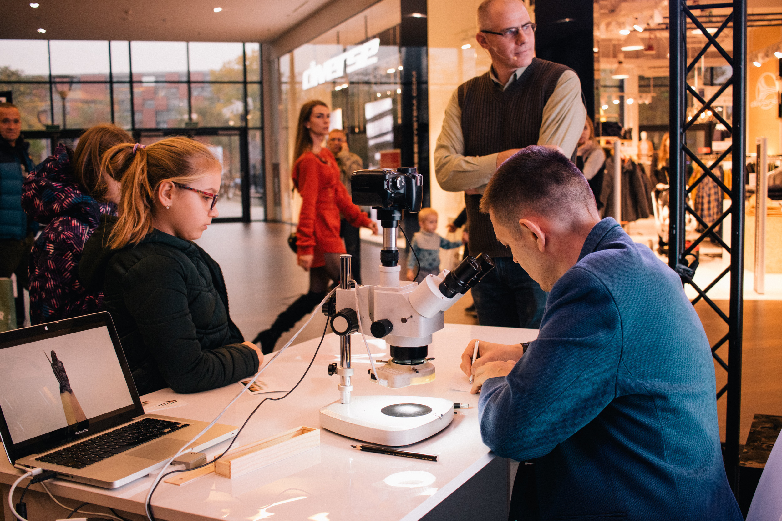 Wejdź do świata "Gry o Tron" - Centrum handlowe Magnolia Park. Dimitri Ilkov Photography — Capturing Life’s Moments in Edmonton, Cana