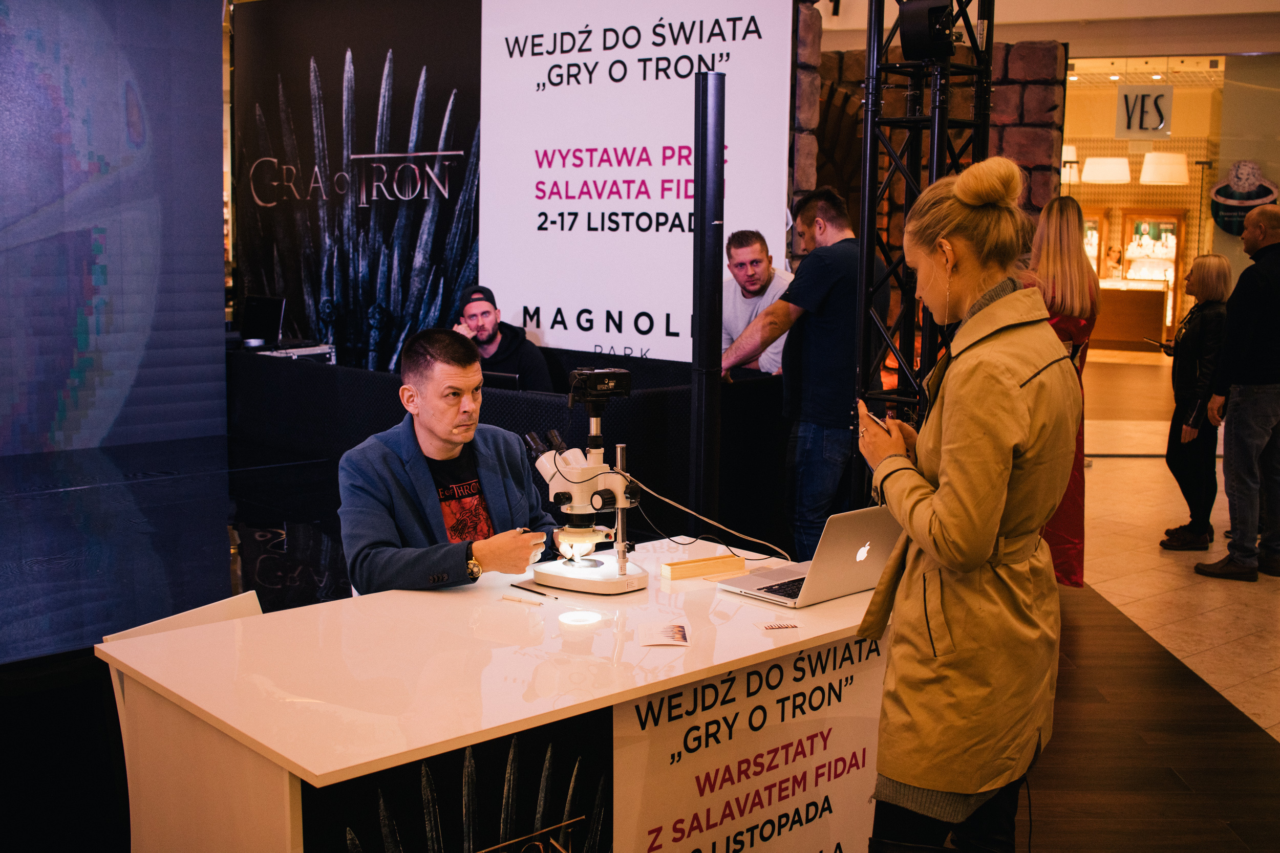 Wejdź do świata "Gry o Tron" - Centrum handlowe Magnolia Park. Dimitri Ilkov Photography — Capturing Life’s Moments in Edmonton, Cana