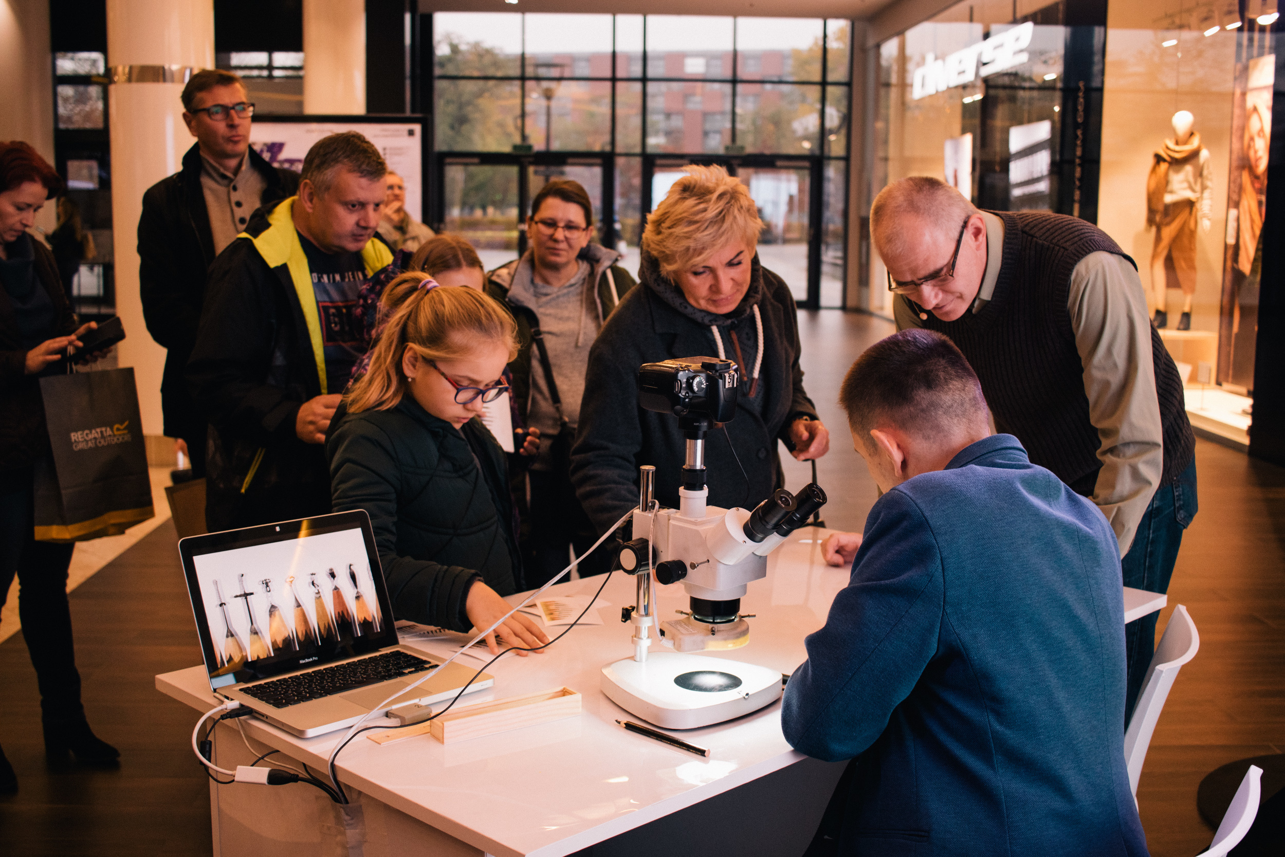 Wejdź do świata "Gry o Tron" - Centrum handlowe Magnolia Park. Dimitri Ilkov Photography — Capturing Life’s Moments in Edmonton, Cana