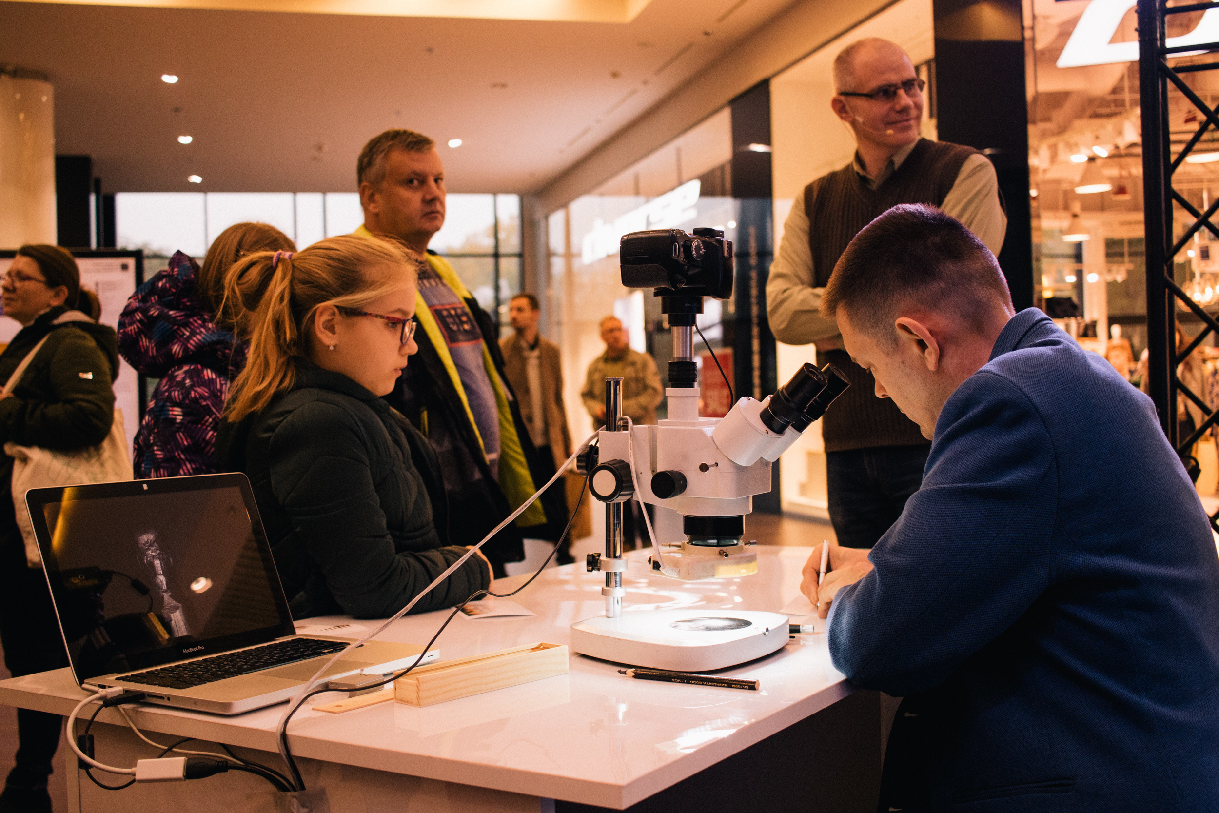 Wejdź do świata "Gry o Tron" - Centrum handlowe Magnolia Park. Dimitri Ilkov Photography — Capturing Life’s Moments in Edmonton, Cana