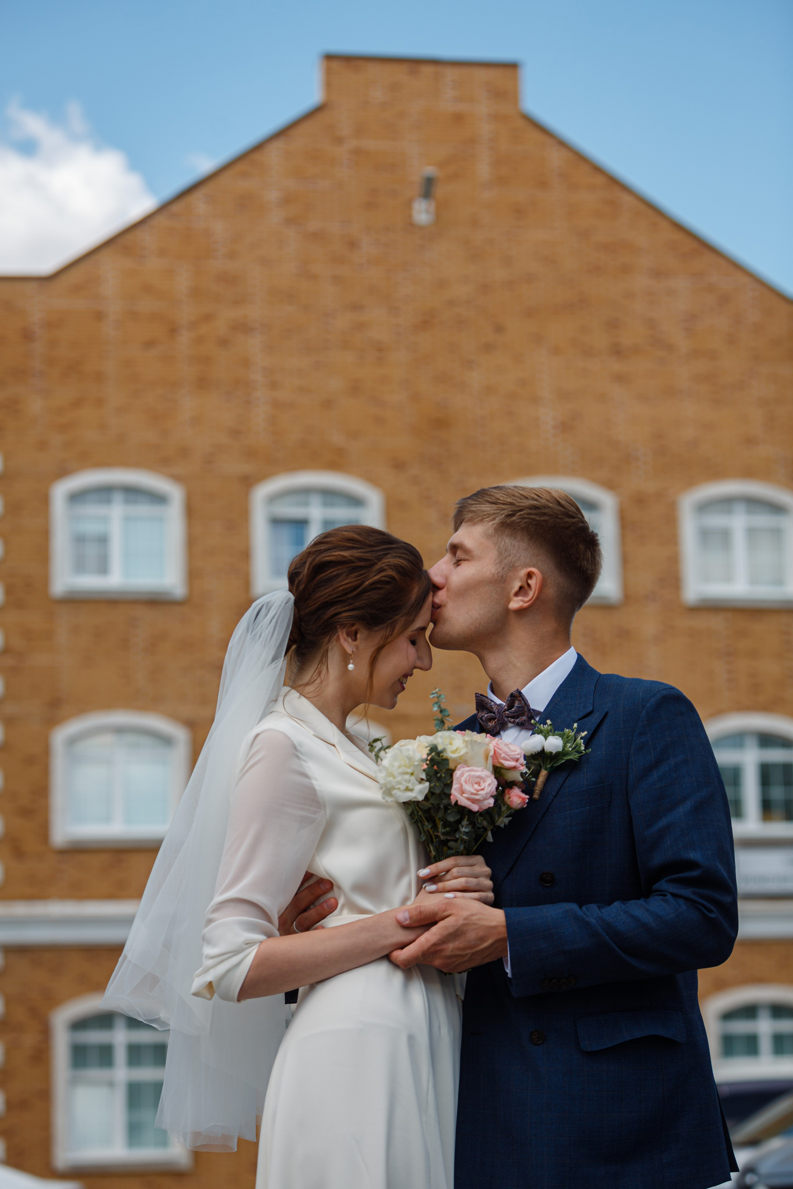 Novia y novio en la naturaleza. Fotógrafo de retrato, familia y reportajes en Valencia | España | Europa Vitalii Lumier