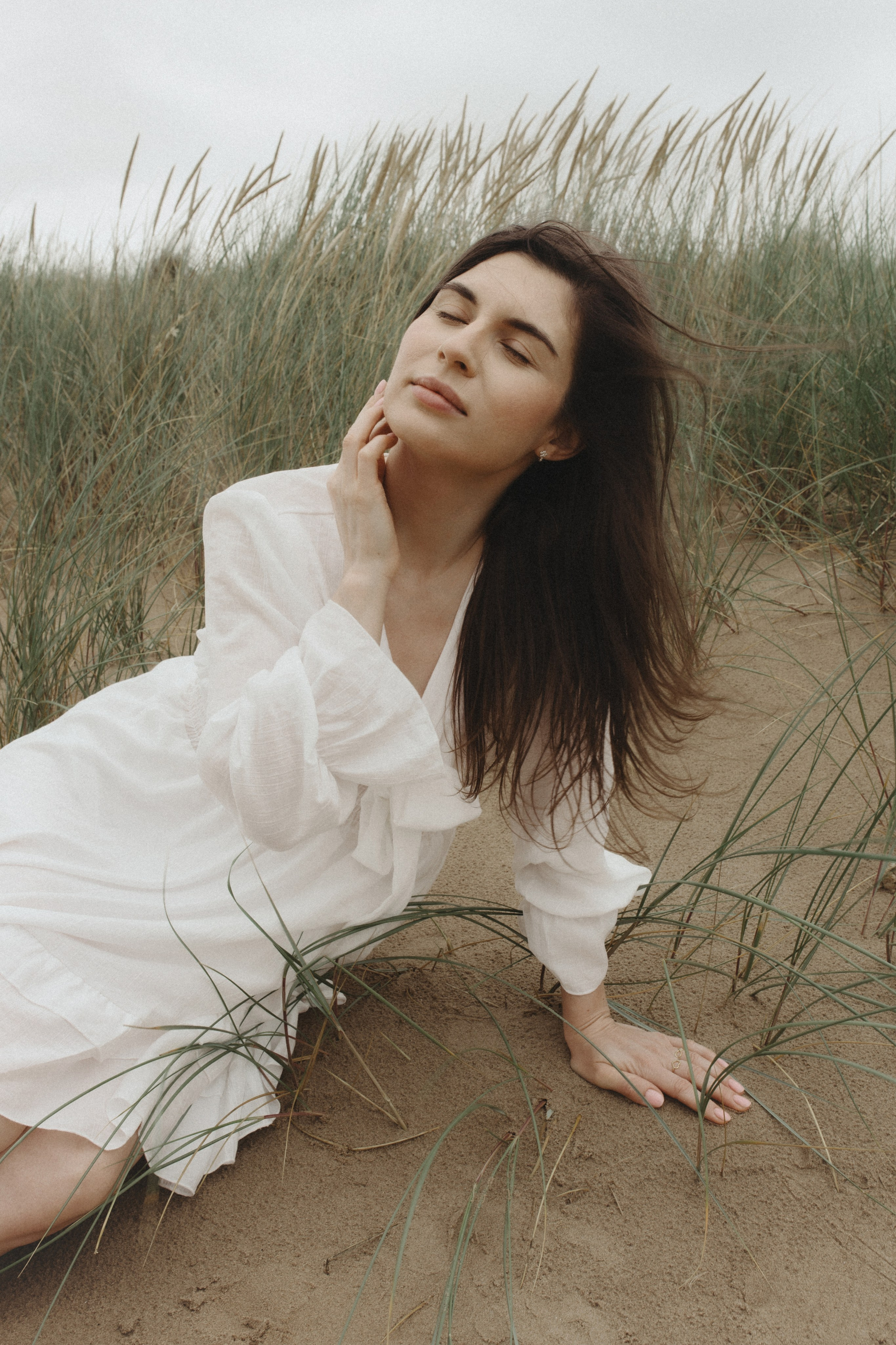 Seaside Session. Wedding and Portrait Photographer Evie Moon