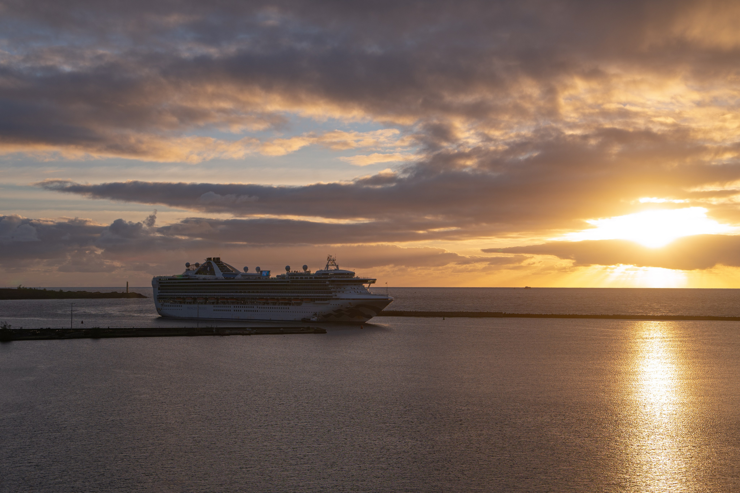 SHIPS. Awards winning photographer in Kauai, Hawaii