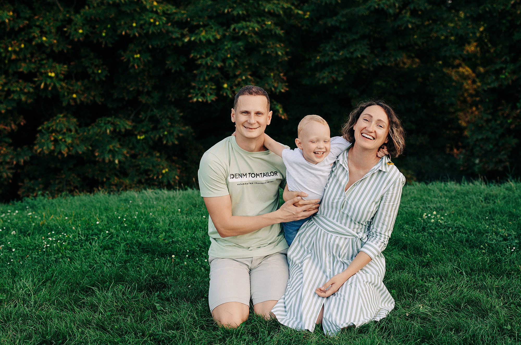 Таня, Андрей и Паша на прогулке. Семейный и свадебный фотограф в Праге Наталья Федори
