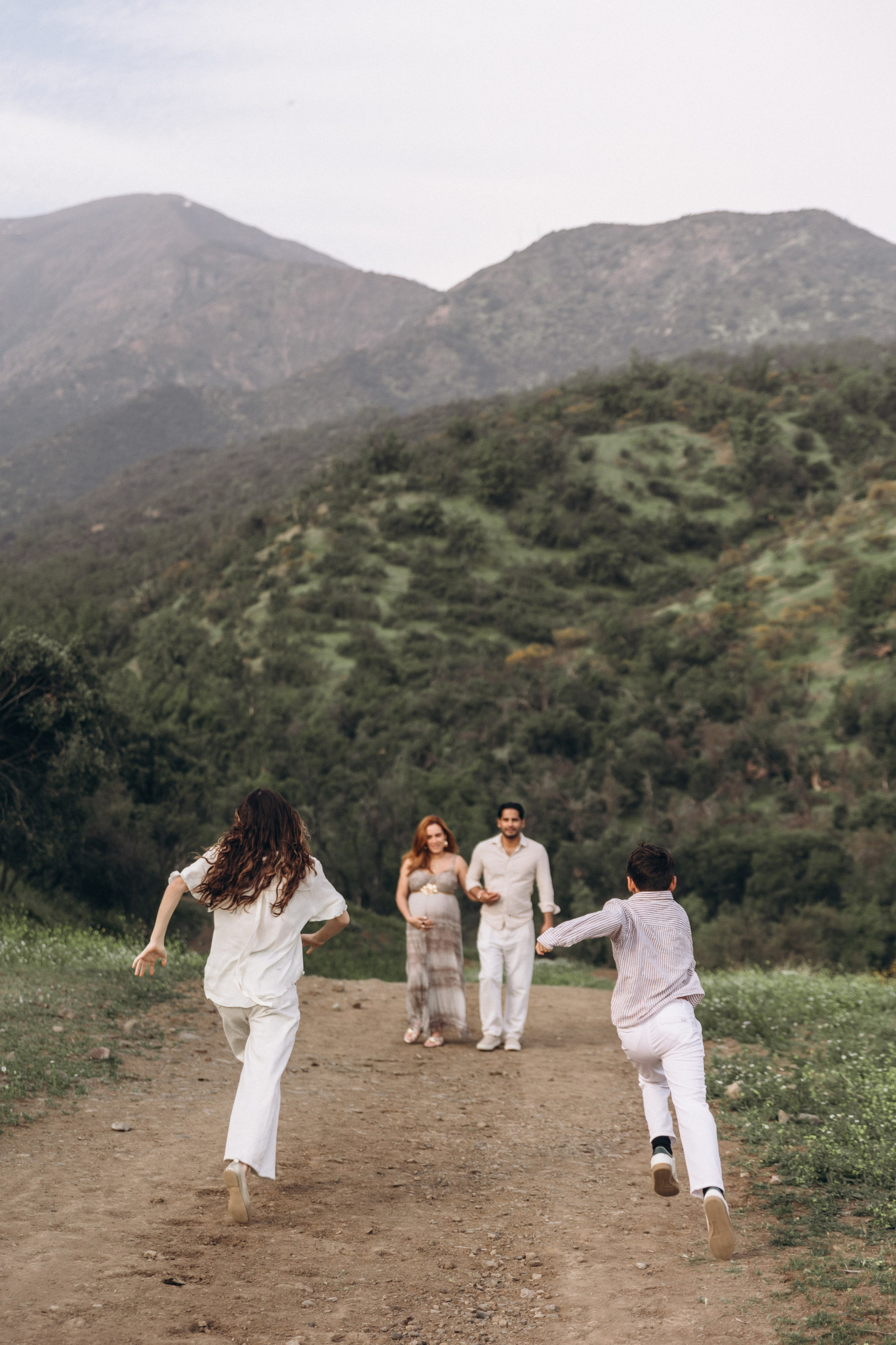 Sesión fotográfica ecuestre en la montaña — Elegancia salvaje y paisajes cinematográficos. Photographer in Santiago, Chile Anna Almazova
