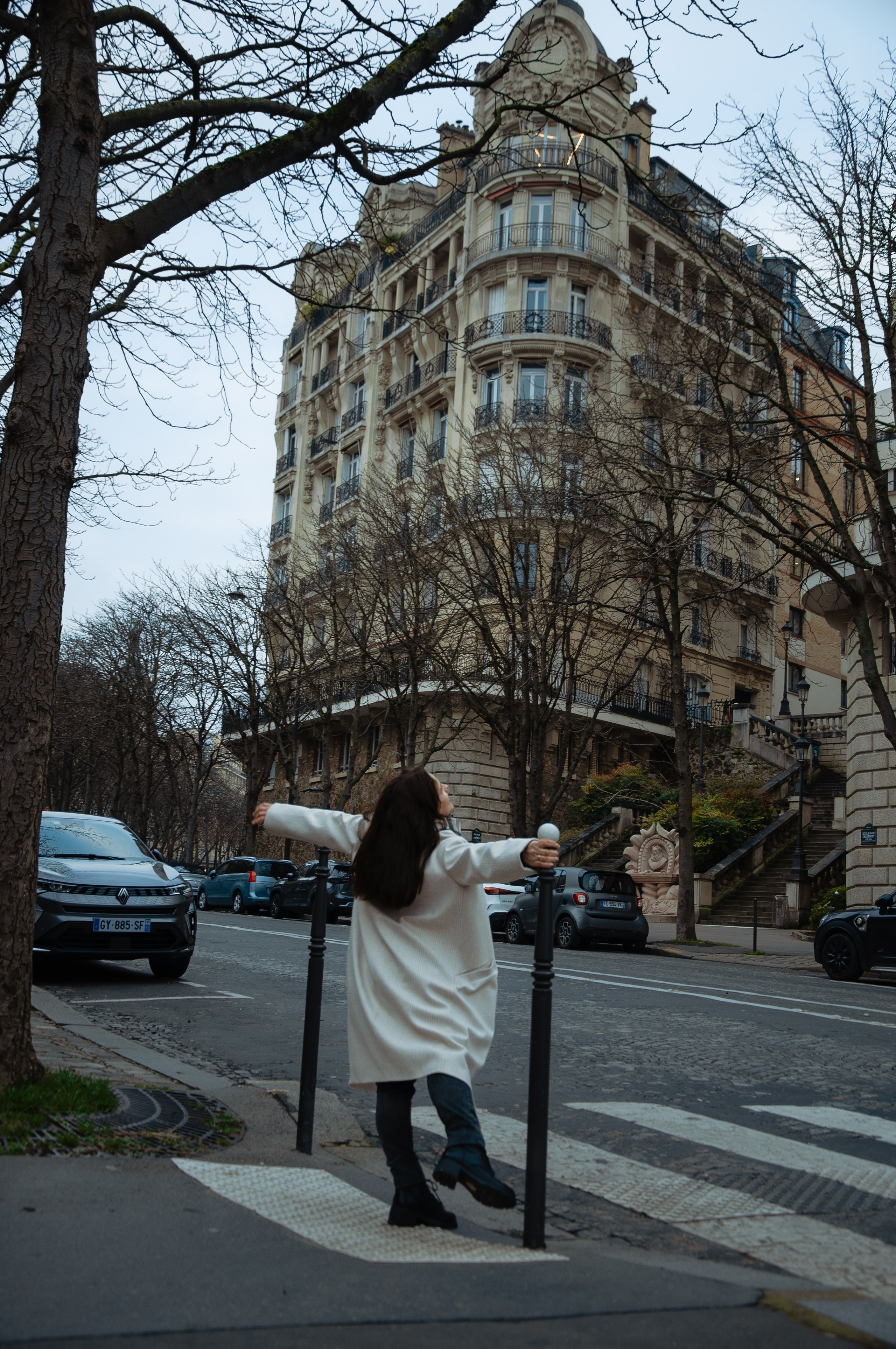 Зимняя фотосессия у Эйфелевой башни. Фотограф в Париже Полина Осипова