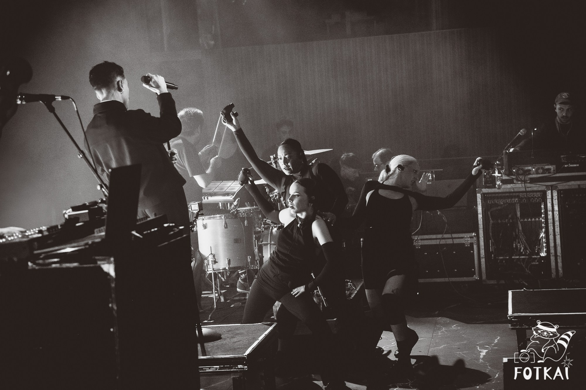 Фотоотчёт с концерта Miss Caffeina 27 марта 2026 в Аликанте | FOTKAI