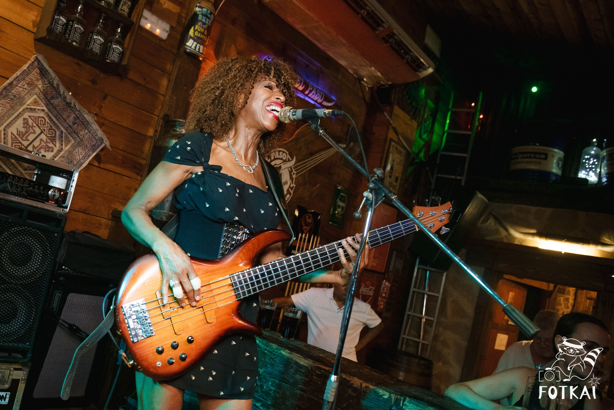 Santi Campillo en El Paso Rock Bar Torrevieja: Reportaje fotográfico 30.08.25 | FOTKAI