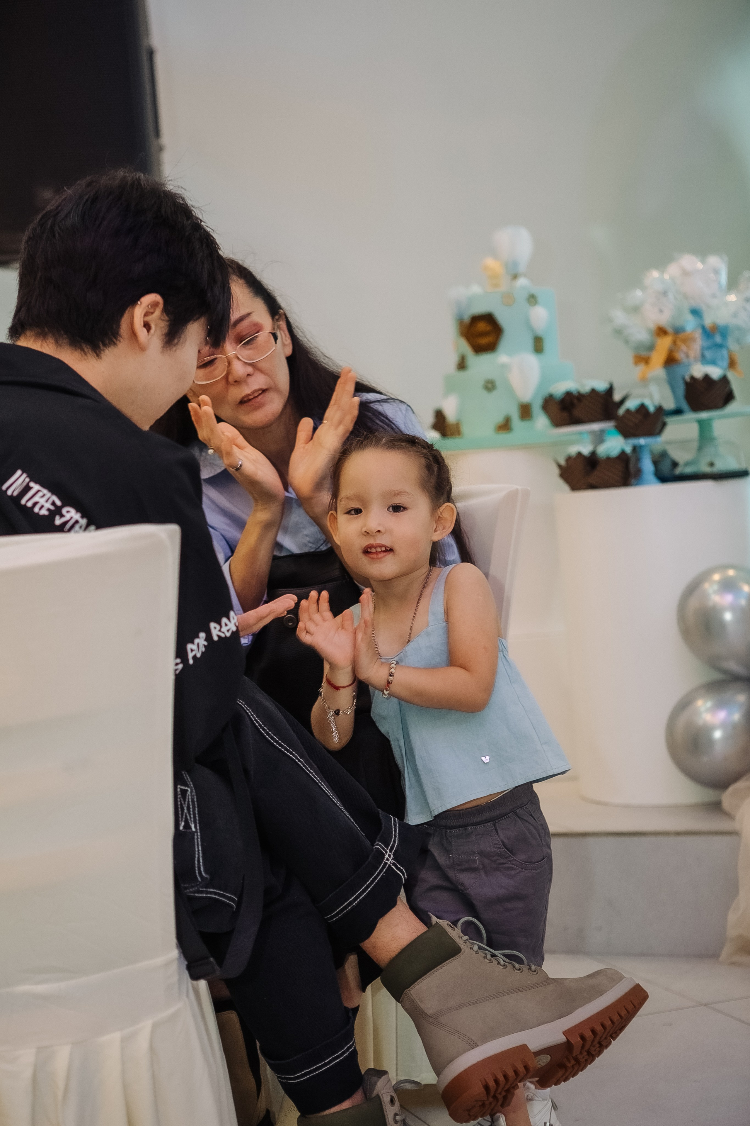 Тео дома и в ресторане. Фотограф беременности, ньюборн и годовасиков в Корее Жанна Хан