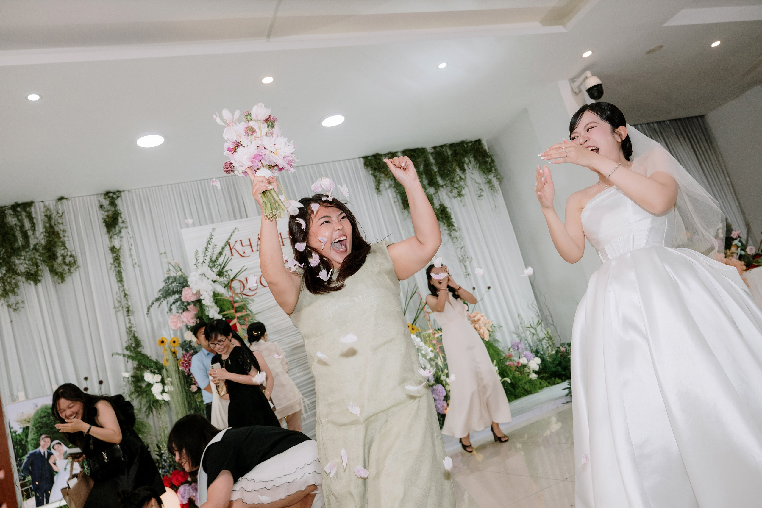 TOAN & VY / Wedding Journalism. Saigon Wedding Present | Art Beyond Moments