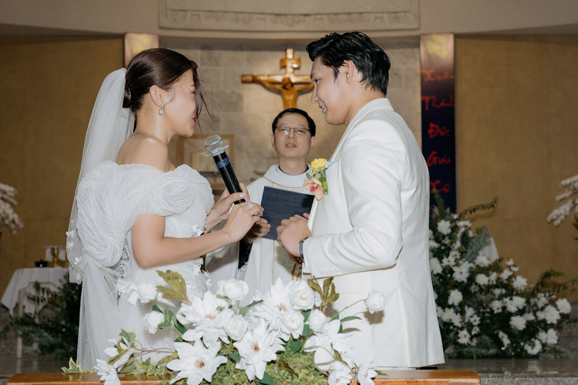 Church Wedding / Nica & Xavier. Nhiếp ảnh gia đám cưới hàng đầu tại Thành Phố Hồ Chí Minh